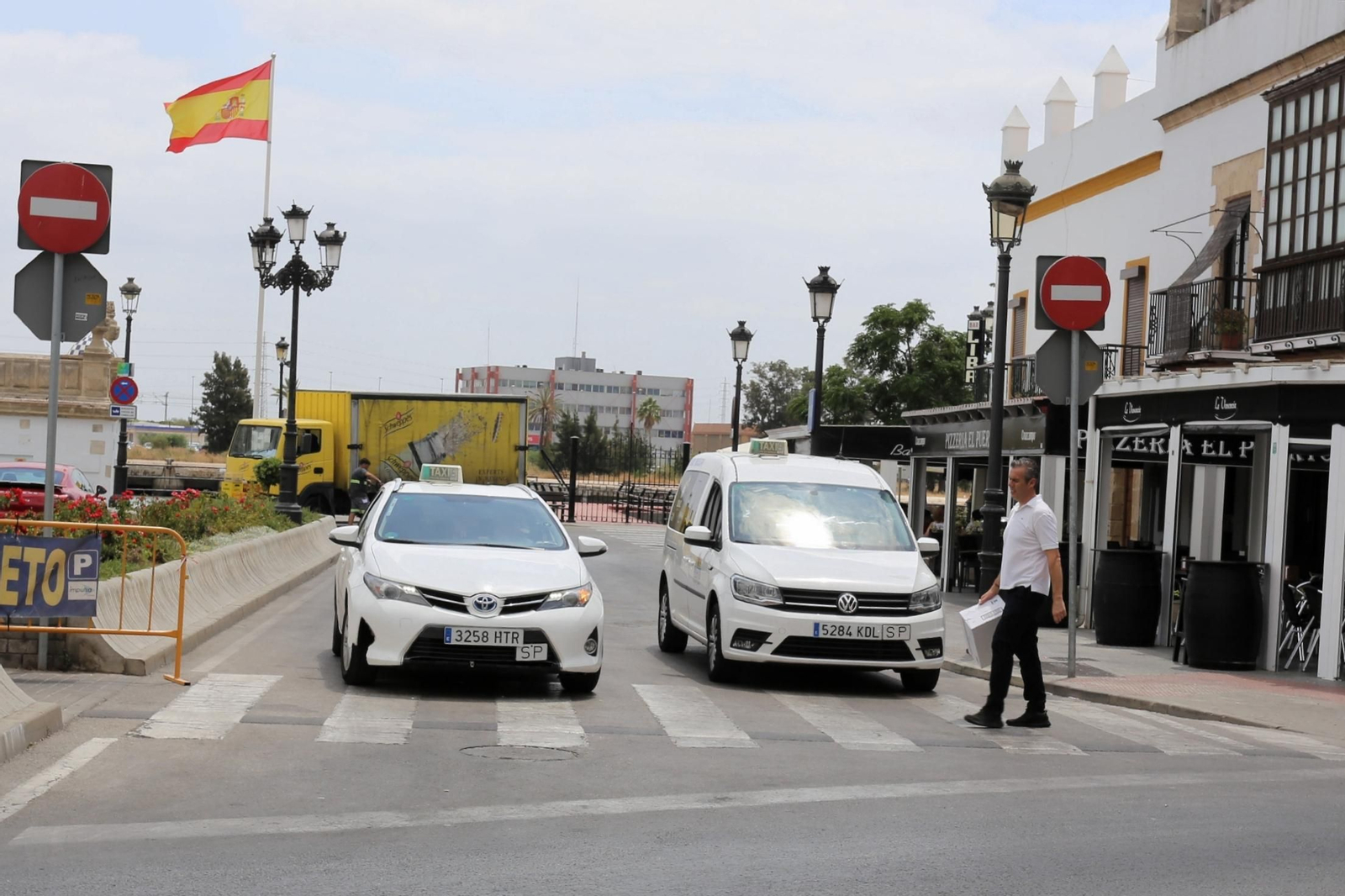 Imagen de la parada de taxis situada en la plaza de Las Galeras.