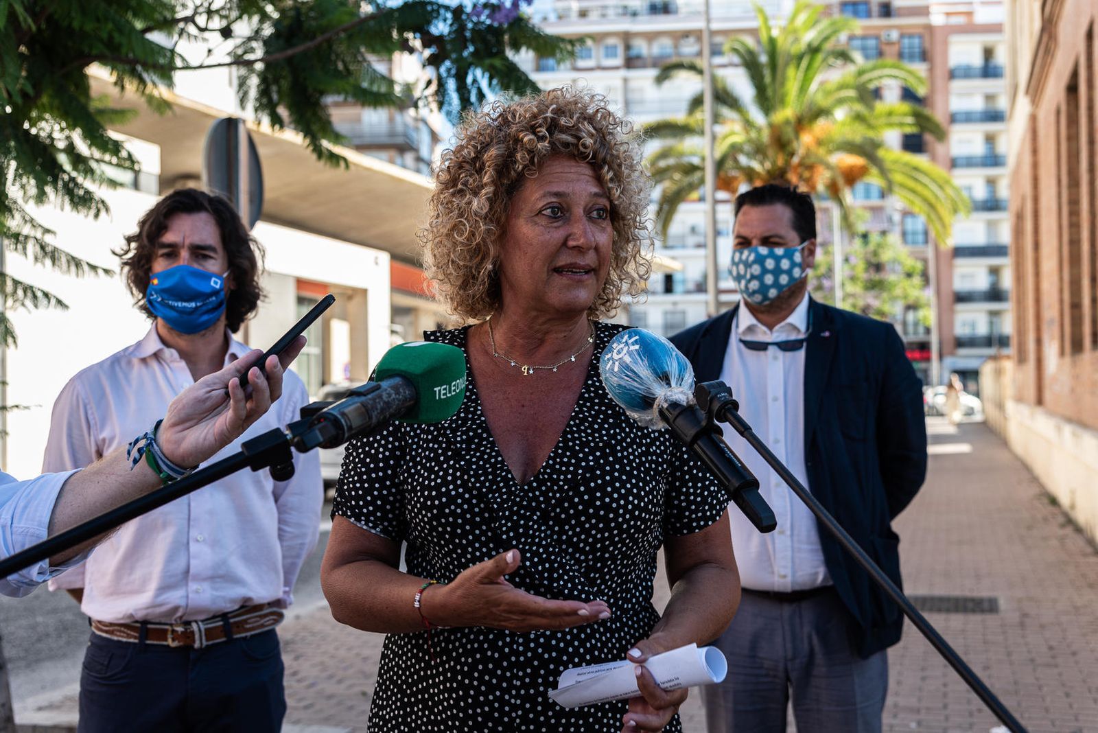 Pilar Marín ayer en la barriada de Pescadería en la capital onubense.