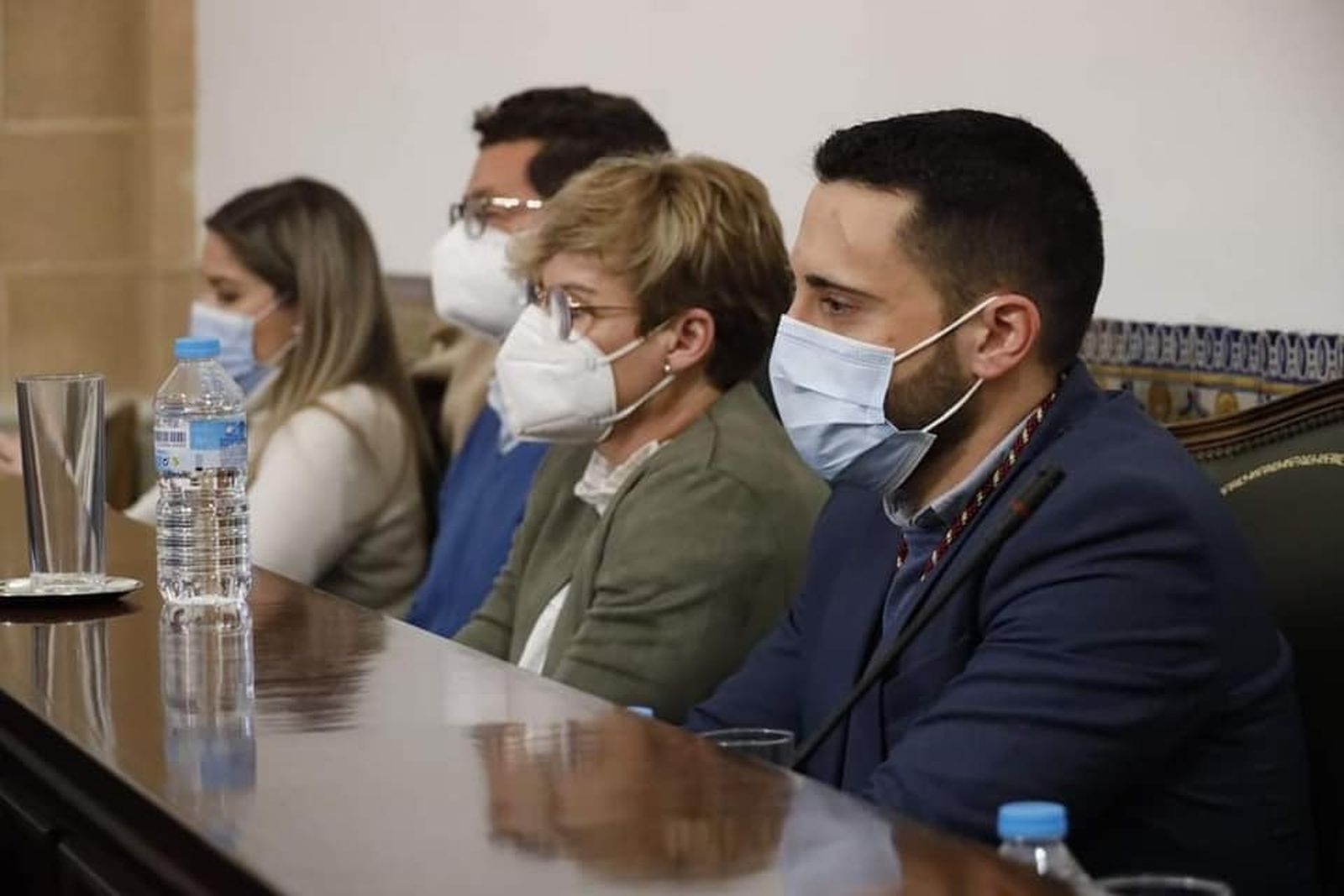 El nuevo concejal del PSOE de Rota, Pablo Gómez, en su primer pleno municipal.