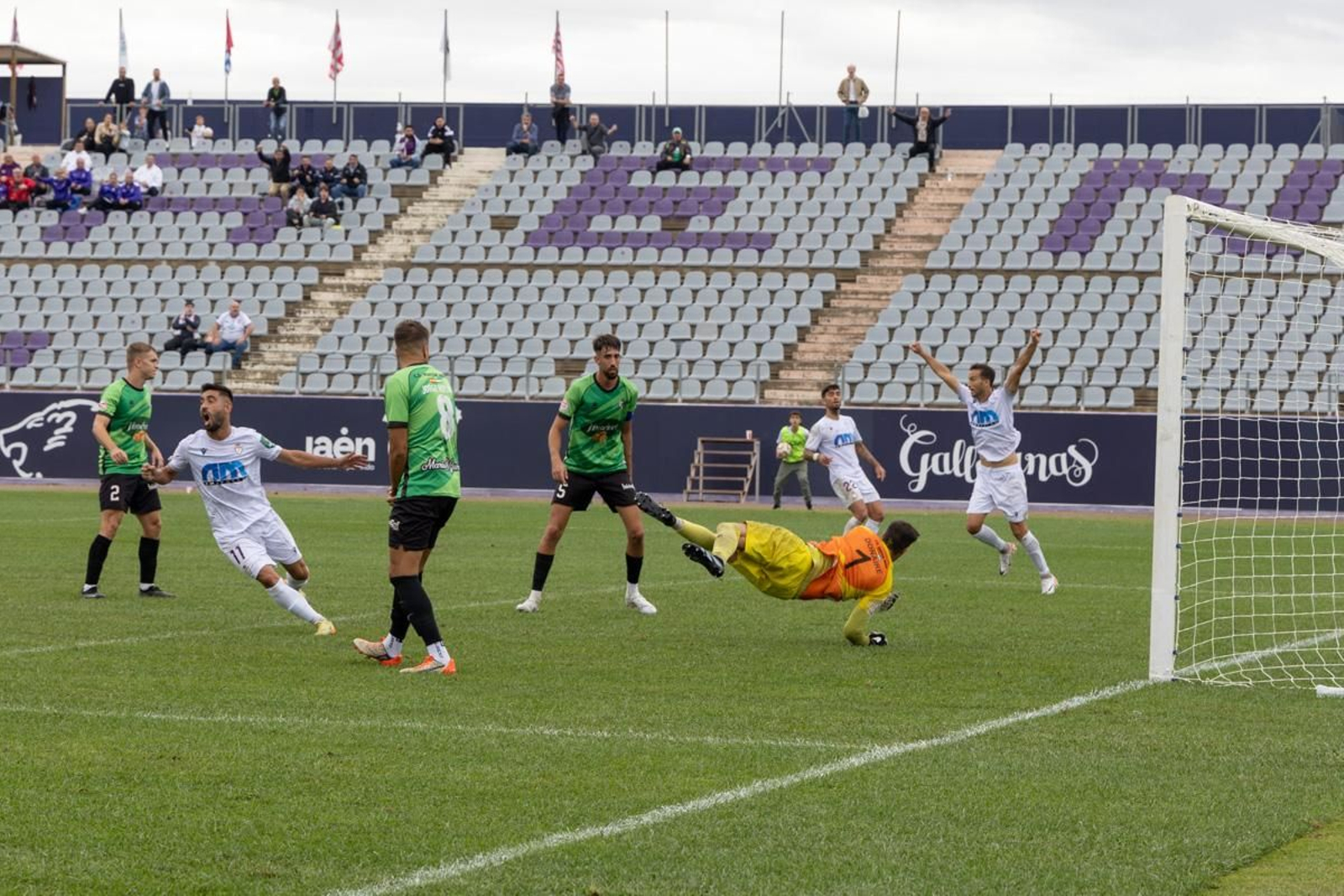 Partido Real Jaén y CD Huétor Vega, en imágenes