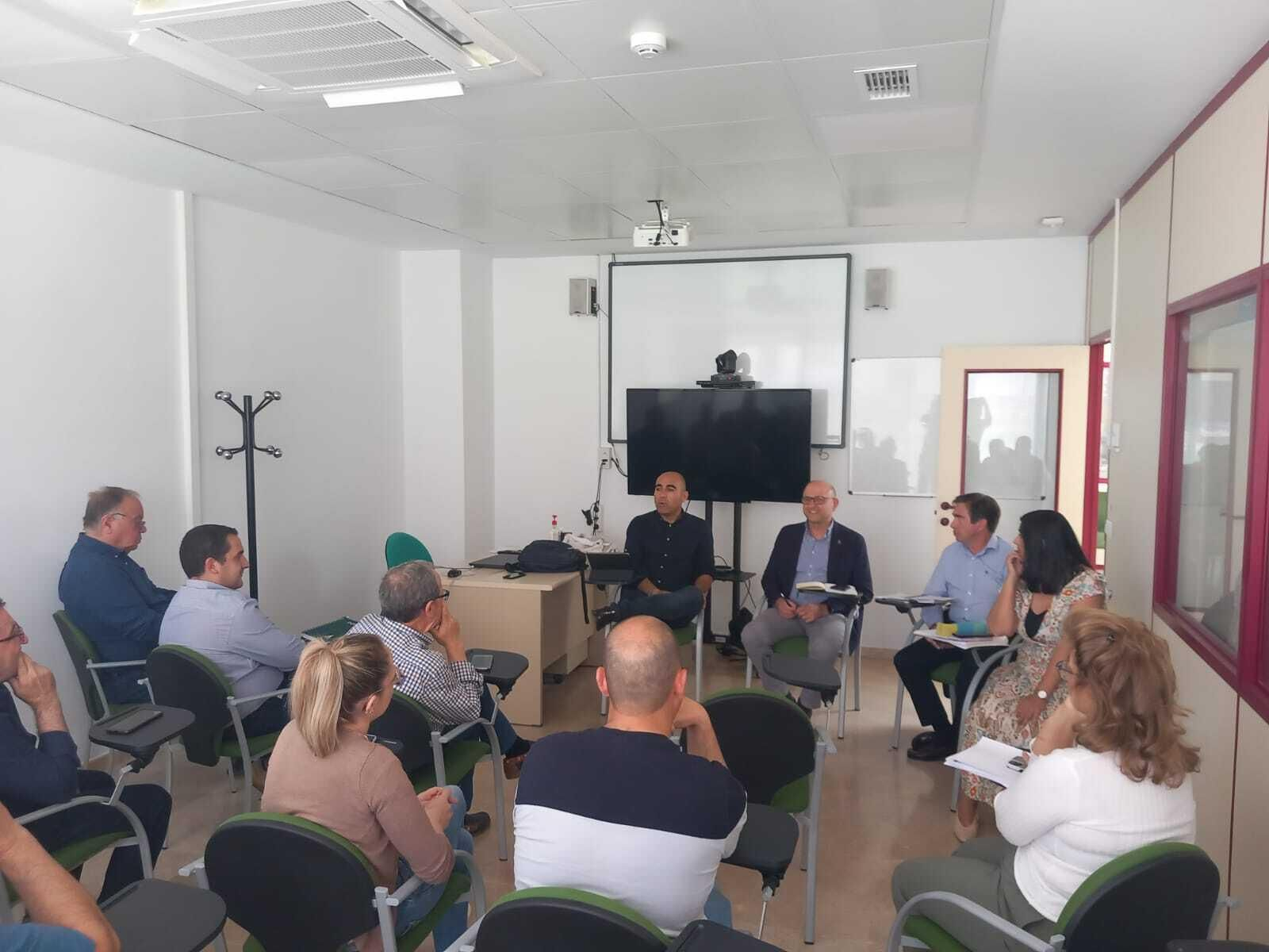 Reunión del sector agrícola y ganadero de Los Vélez con Antonio Mena y Manuel Gómez