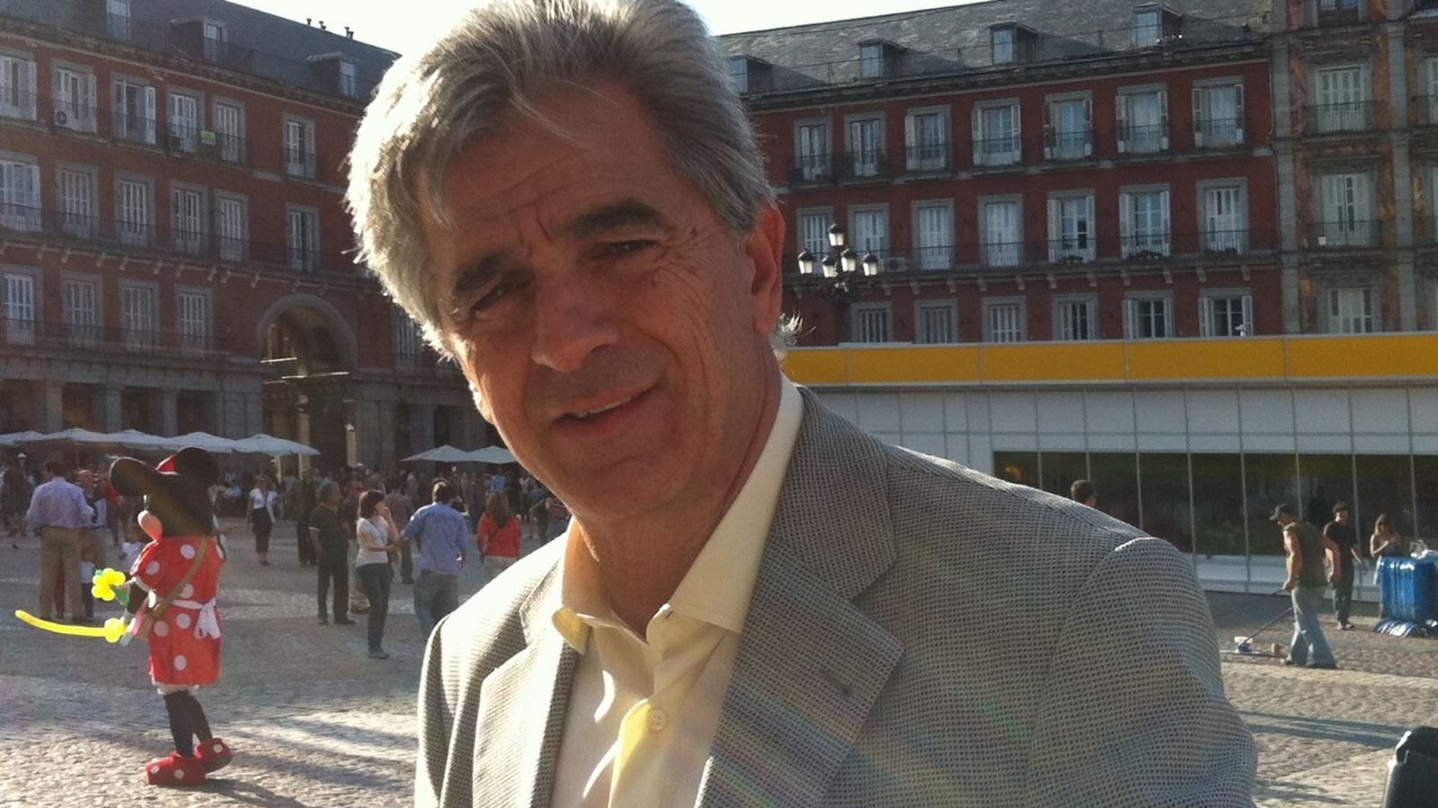 El consultor Luis González.
