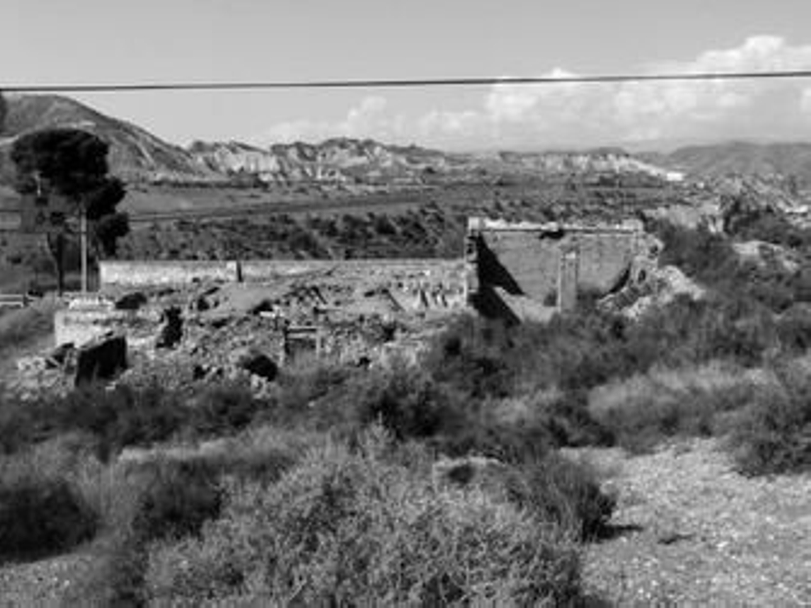 Uno de los cortijos que ha sufrido el paso del tiempo y se ha quedado sin habitantes en pleno desierto almeriense.