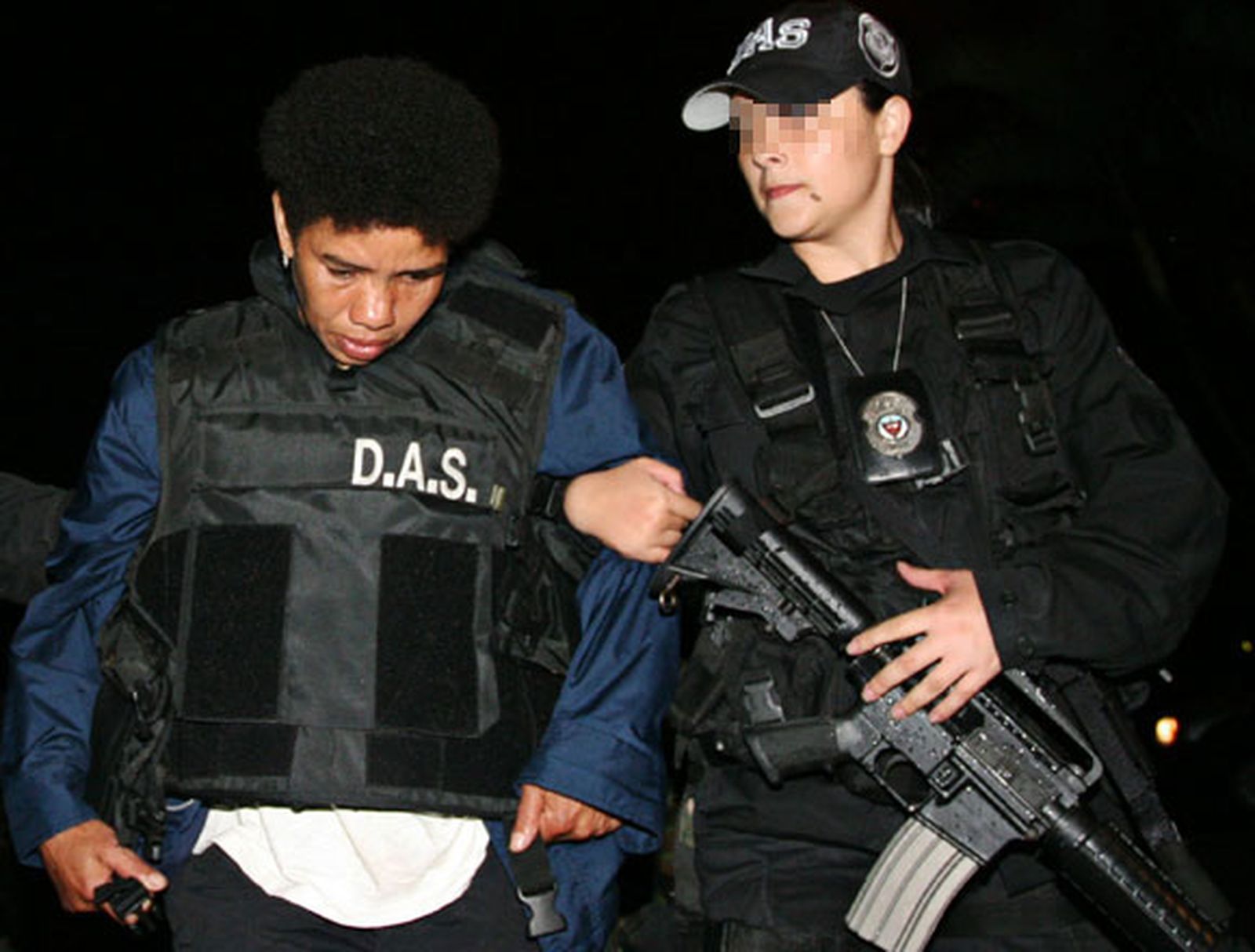 Se entrega la comandante de las FARC "Karina"