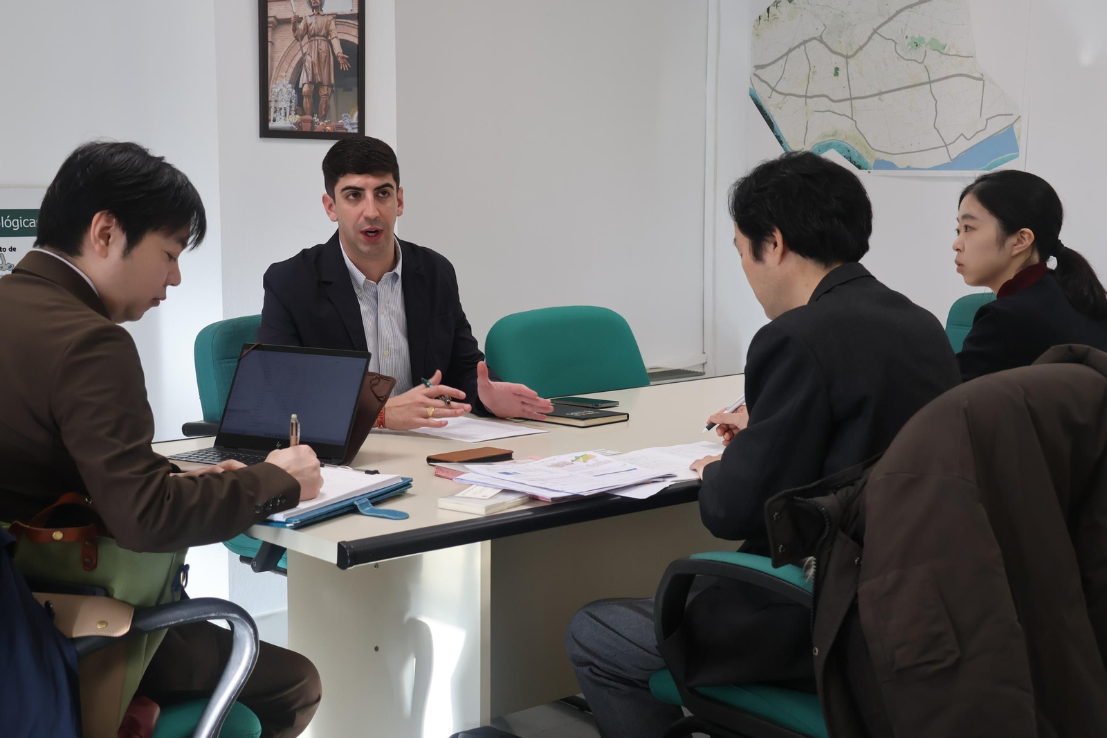 Representantes del Ministerio de Agricultura de Japón visitan El Ejido.