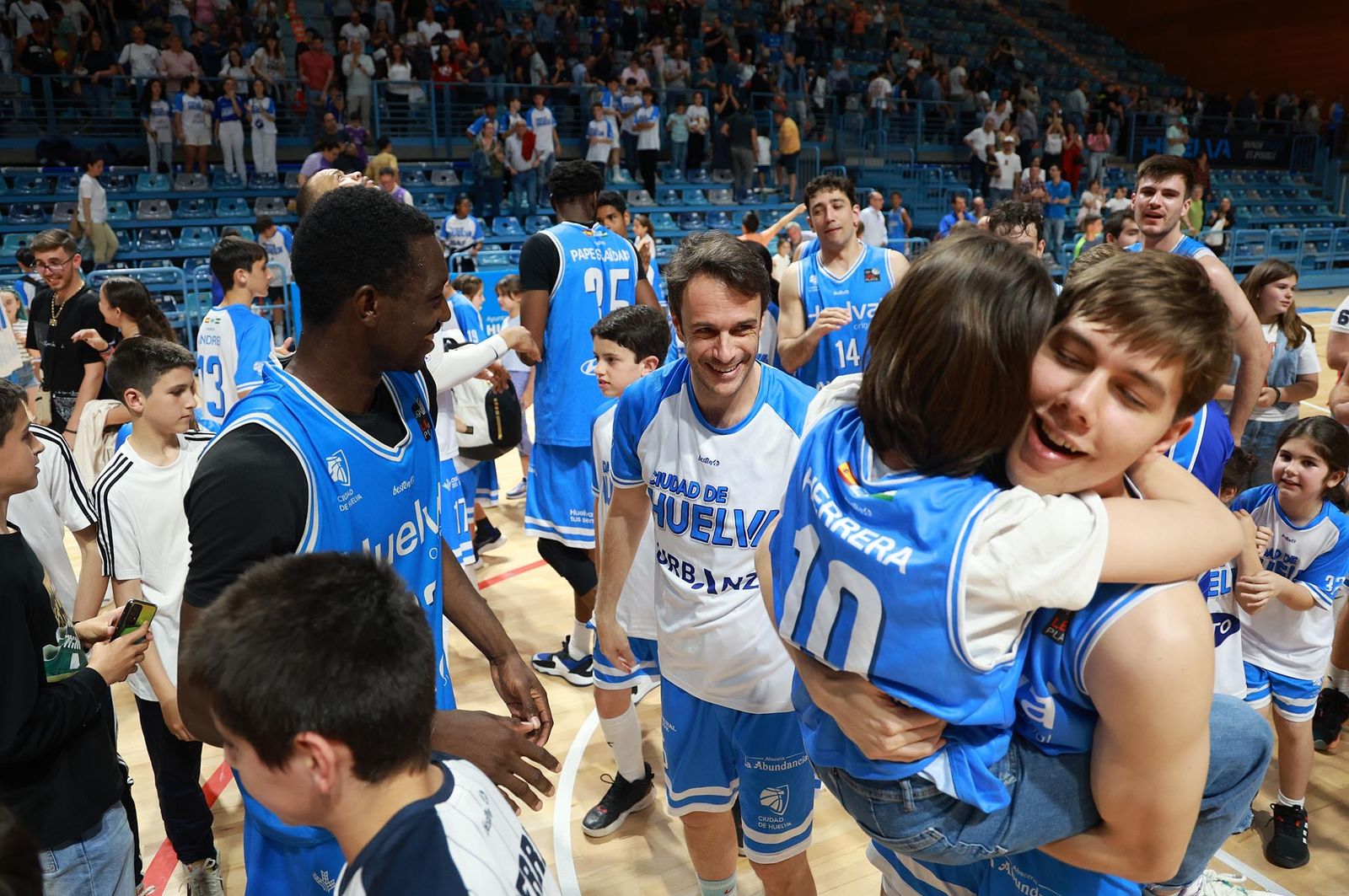 Las mejores imágenes del Ciudad de Huelva-CB Salou