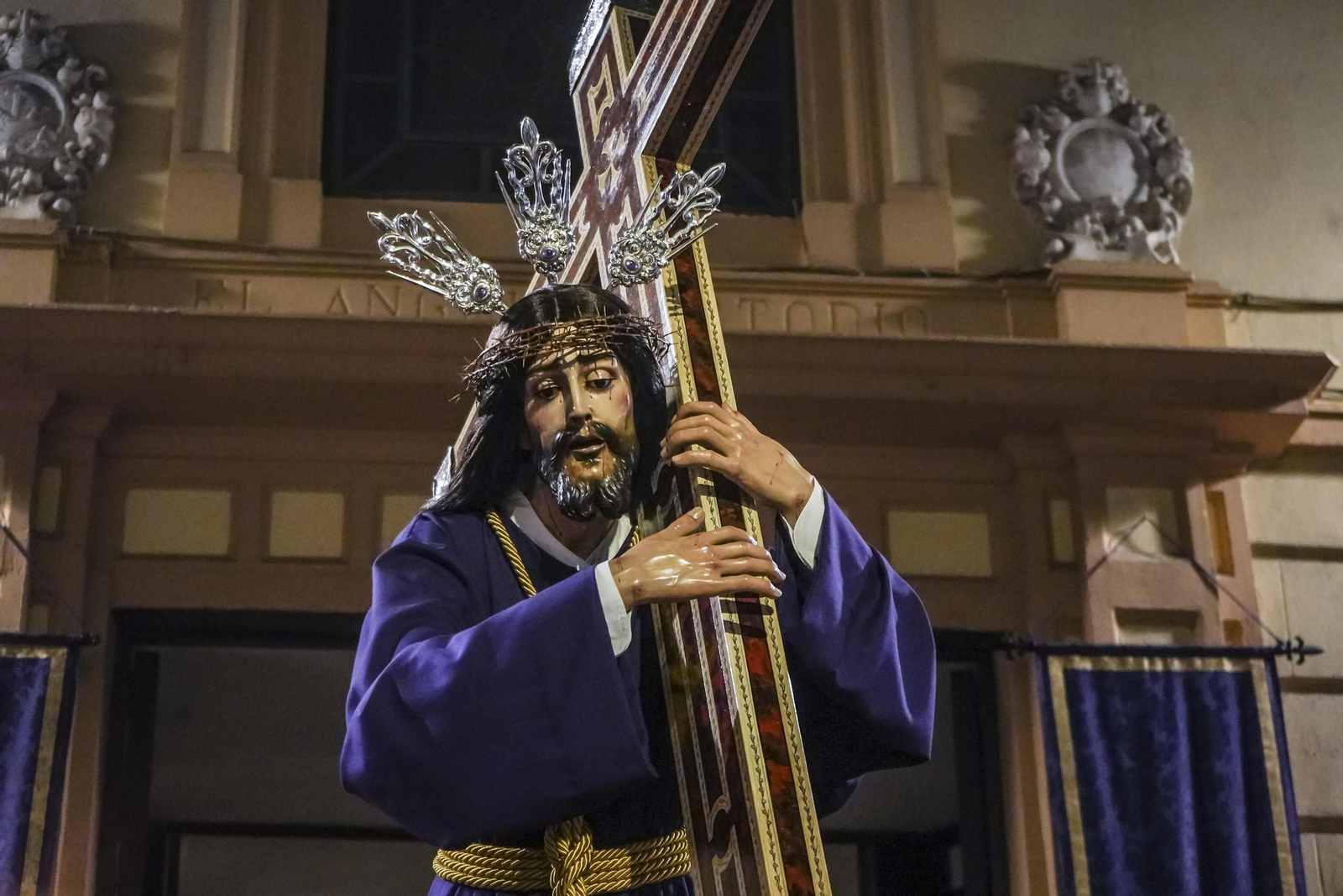 Vía crucis con la imagen del Nazareno de las Penas