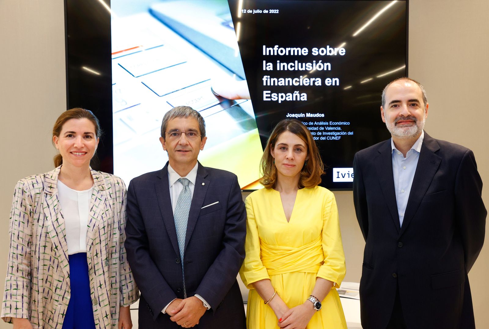 Presentación del informe auspiciado por las patronales bancarias