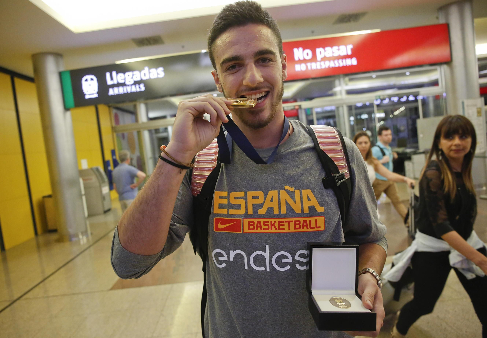 Francis Alonso, tras ser campeón de Europa sub 20.