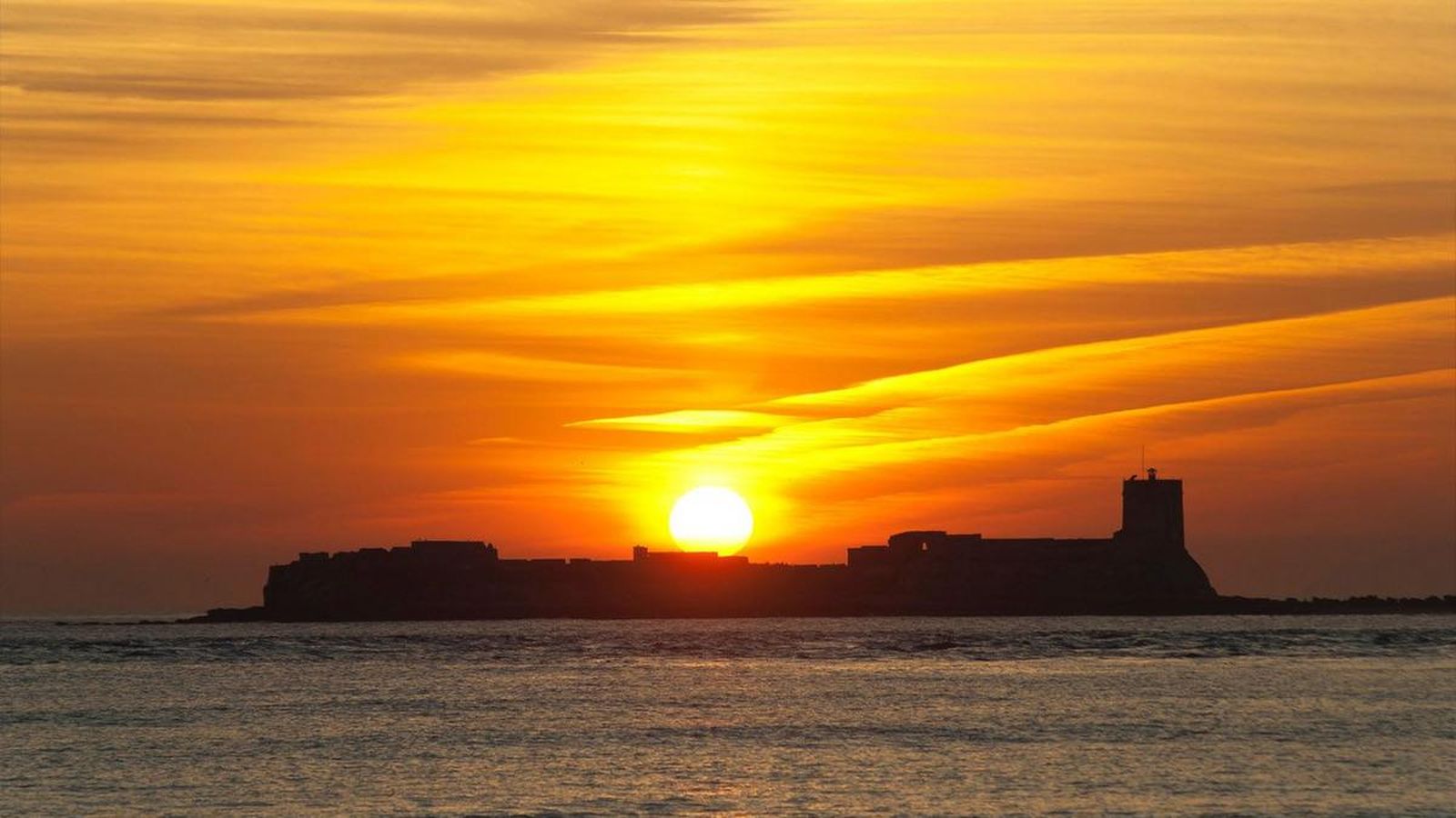 Puesta de sol en Sancti Petri