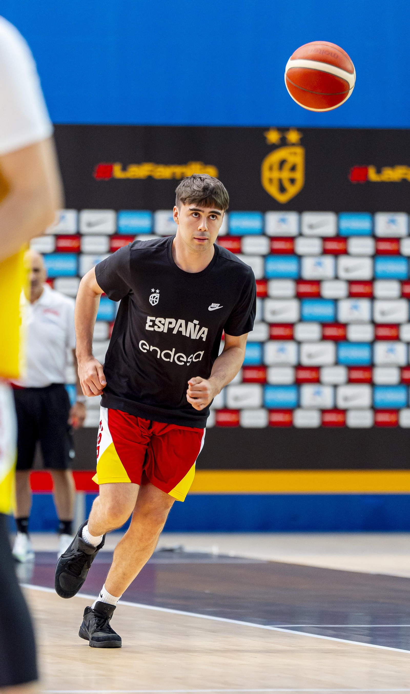 España vuelve a trabajar en Madrid con Alberto Díaz y Yankuba Sima España vuelve a trabajar en Madrid con Alberto Díaz y Yankuba Sima
