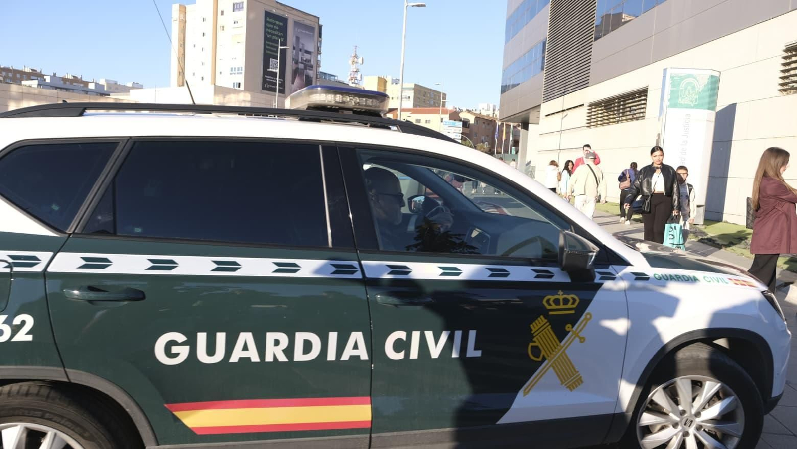 Llega de los detenidos a la Ciudad de la Justicia de Almería.