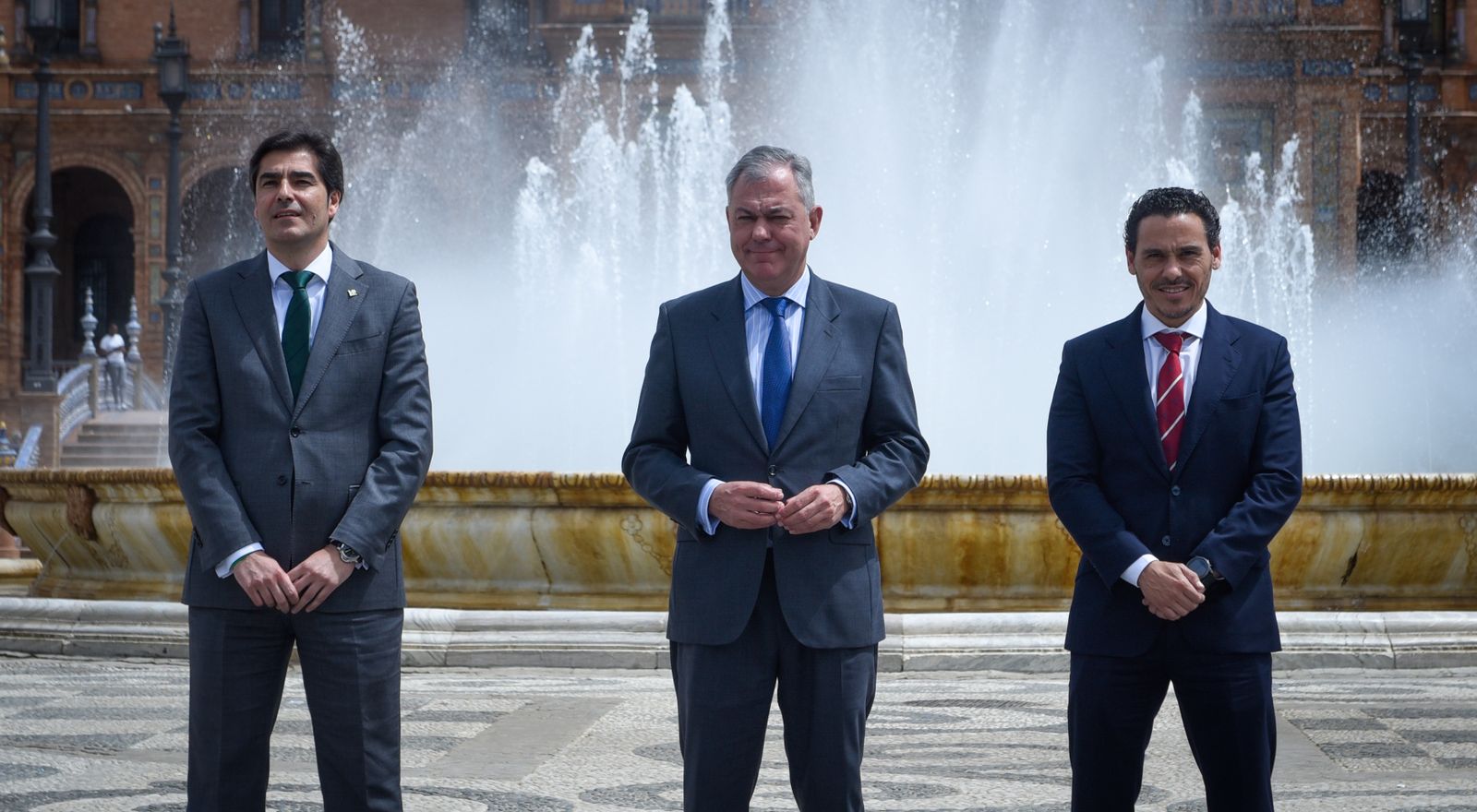 El derbi sevillano | Las fotos del alcalde y los presidentes de Betis y Sevilla