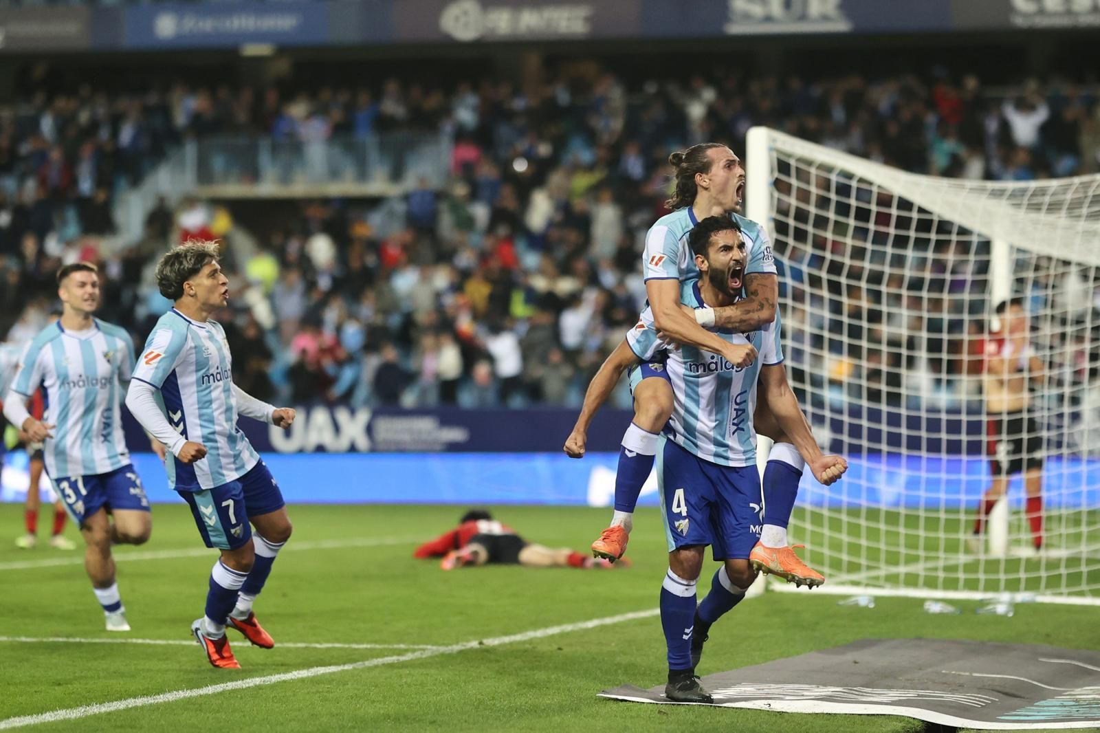 Celebración del gol de Einar.