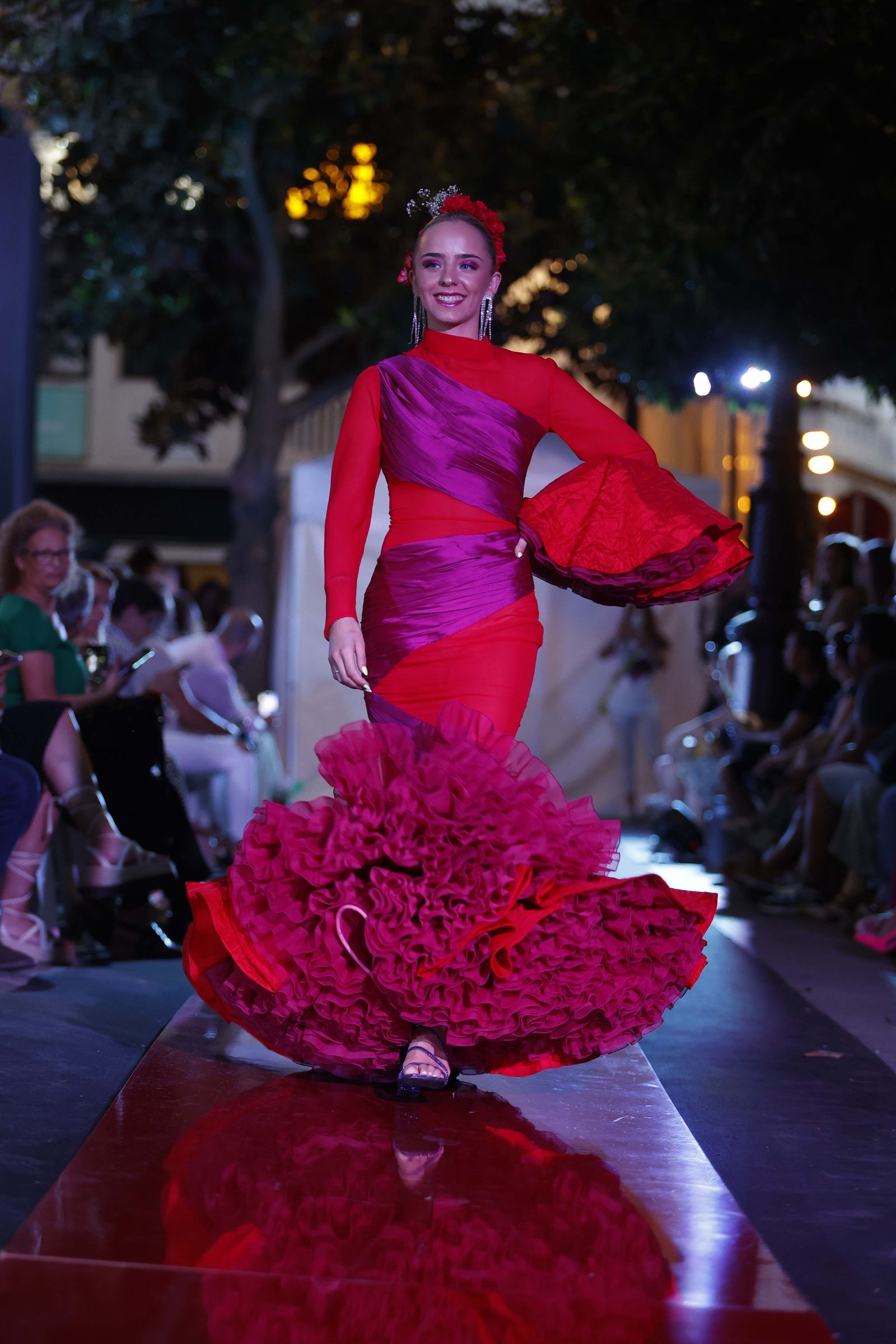 Las imágenes del Desfile de Jóvenes Diseñadores en la Plaza de la Magdalena