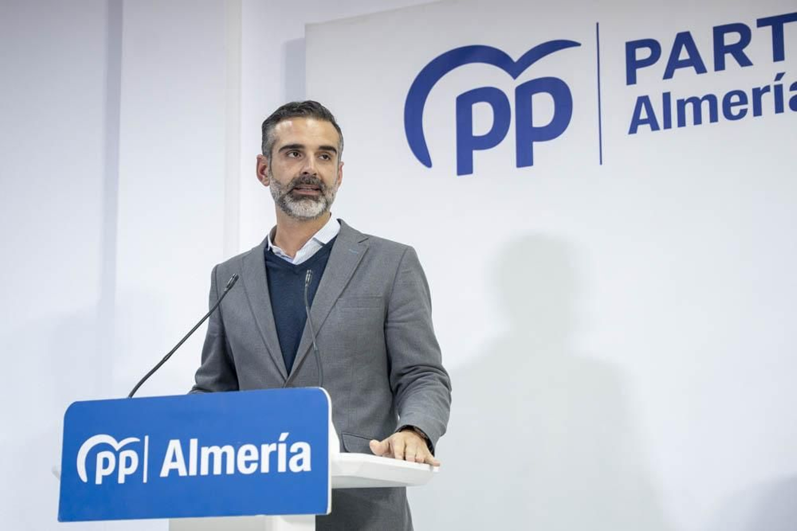 Las imágenes de la junta en la que el PP de Almería se renueva