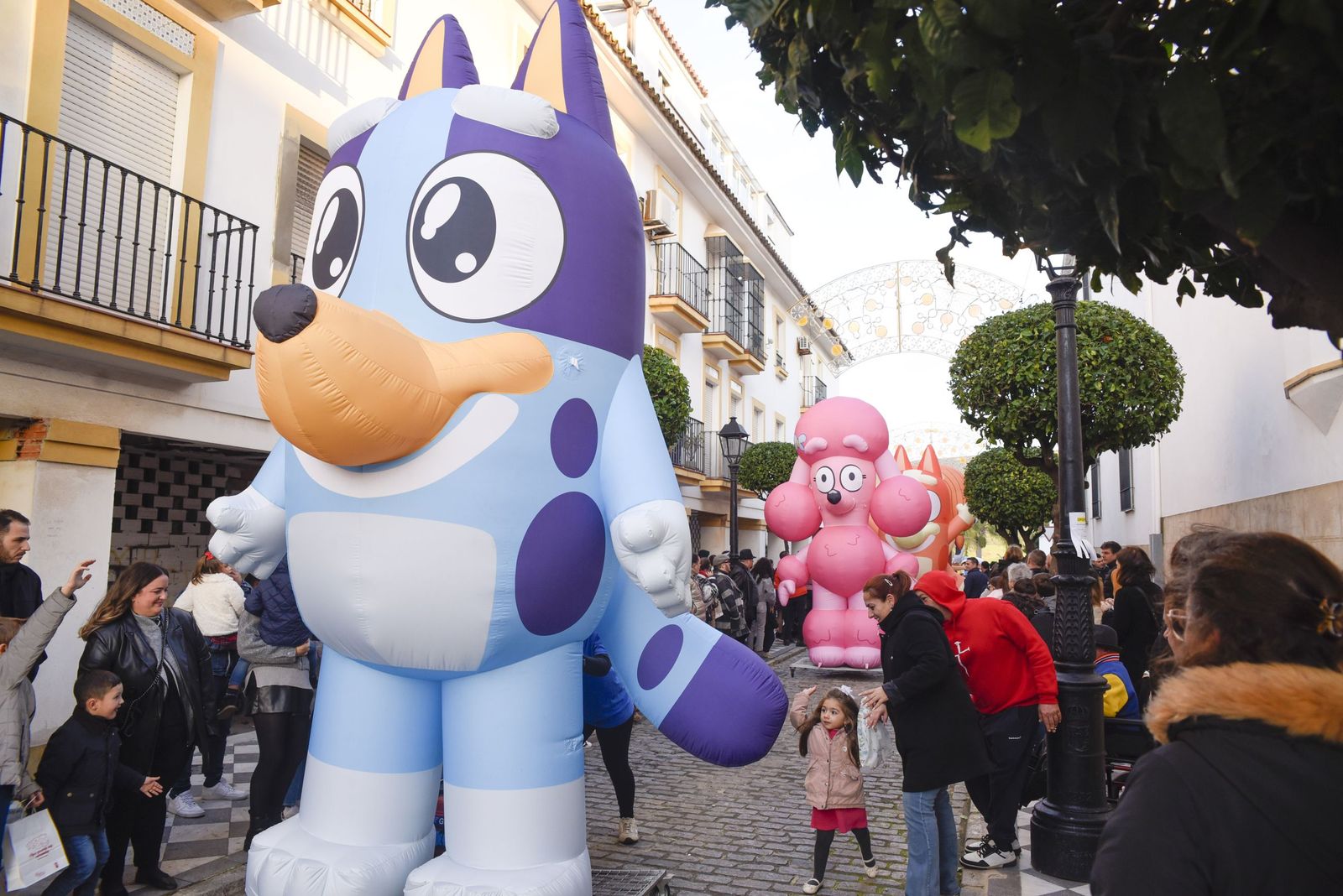 Búscate en las fotos de la cabalgata de Reyes Magos 2026 en San Roque