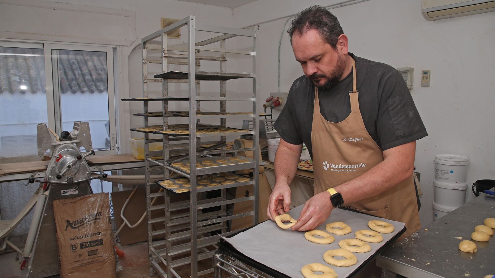 Fotos de la elaboración del roscón de Reyes artesano de La Tarifeña