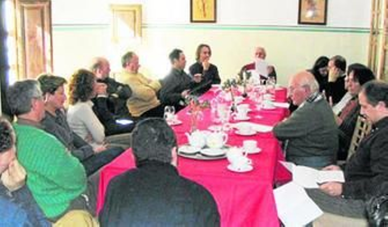 Fotografía de la primera reunión que sirvió en 2005 para fundar el Grupo Gabar.