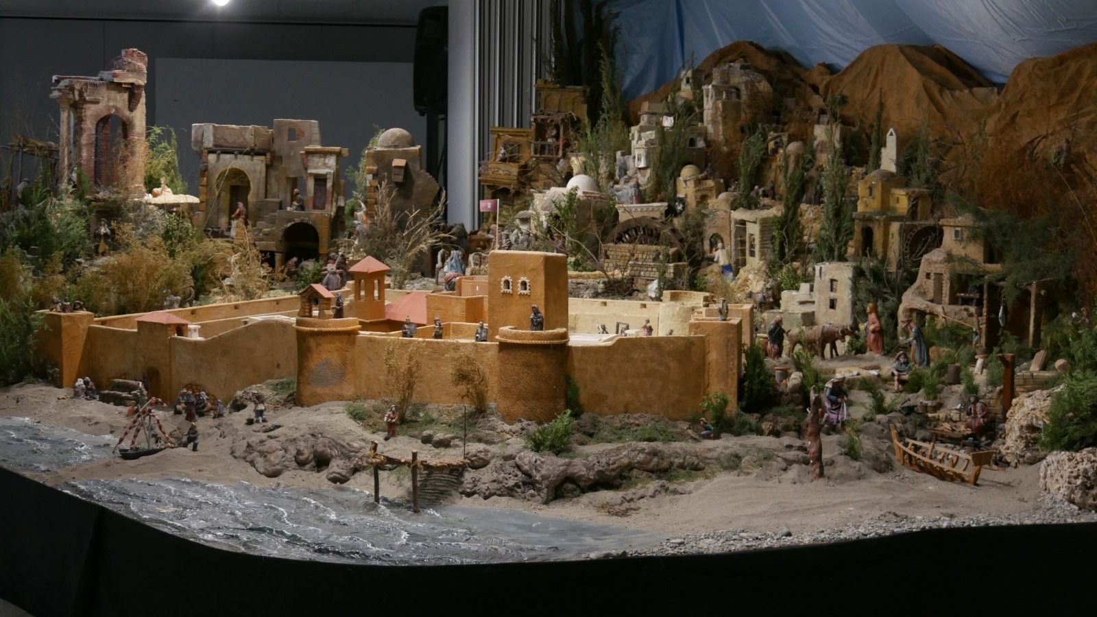 El Belén Municipal de Adra cuenta con más de 300 piezas.