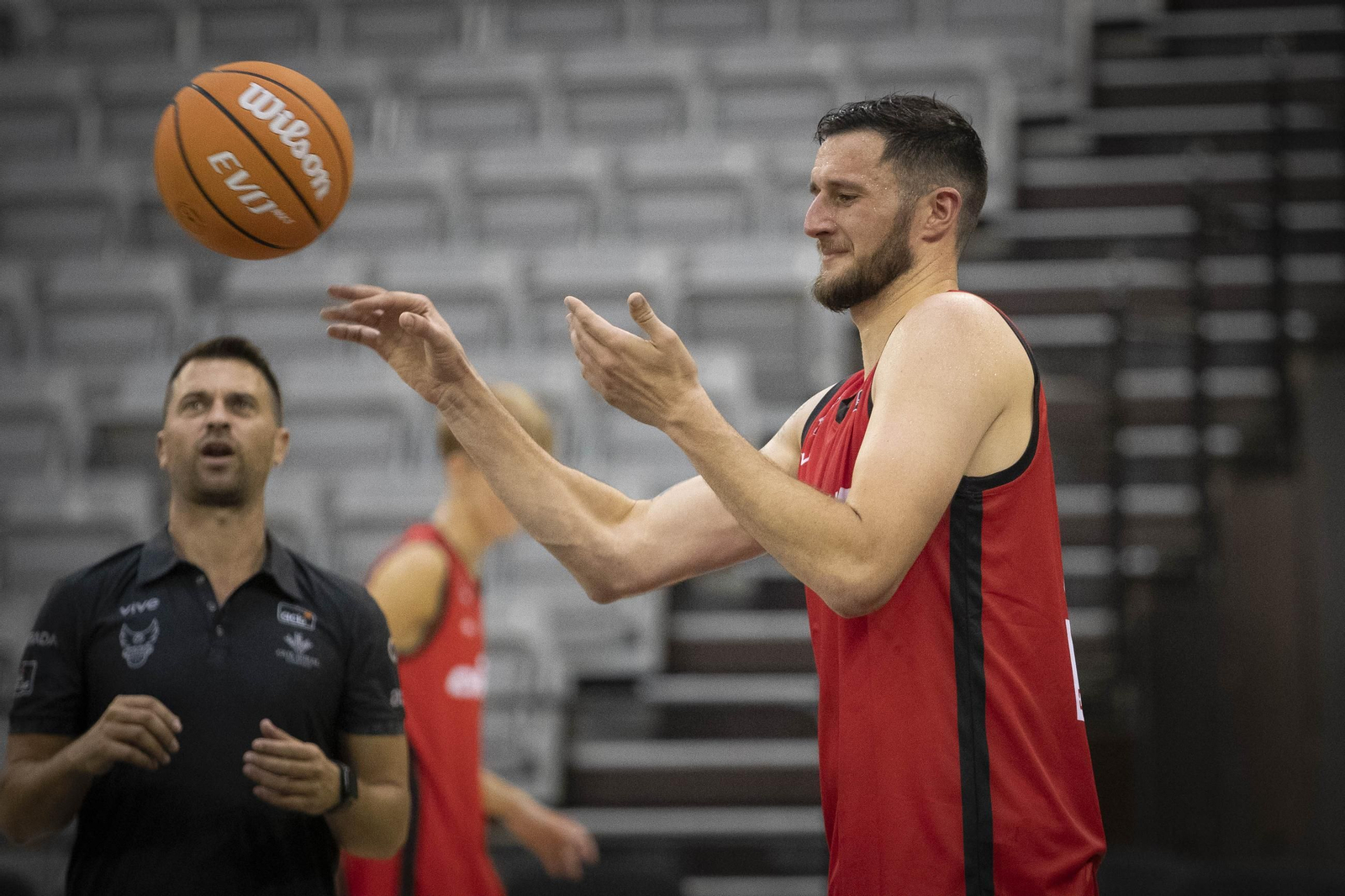 Las mejores imágenes del primer entrenamiento del Covirán Granada