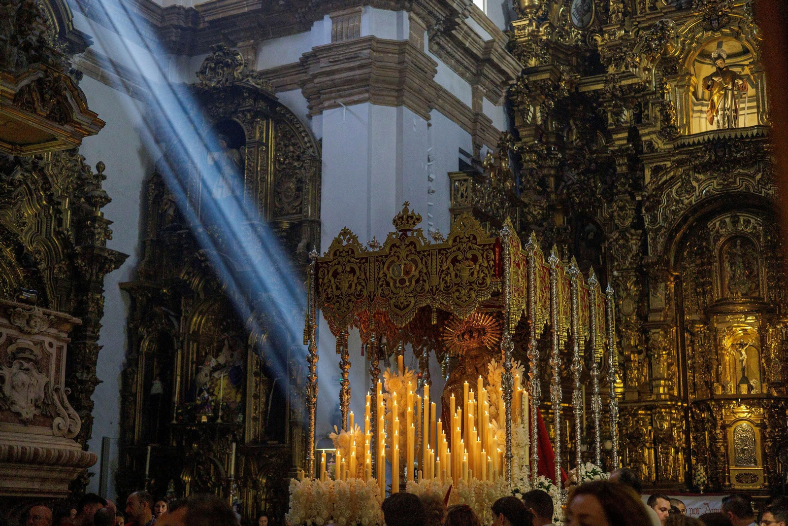 Las imágenes de la salida de Las Penas  en el domingo de Ramos de Cádiz de la Semana Santa 2023