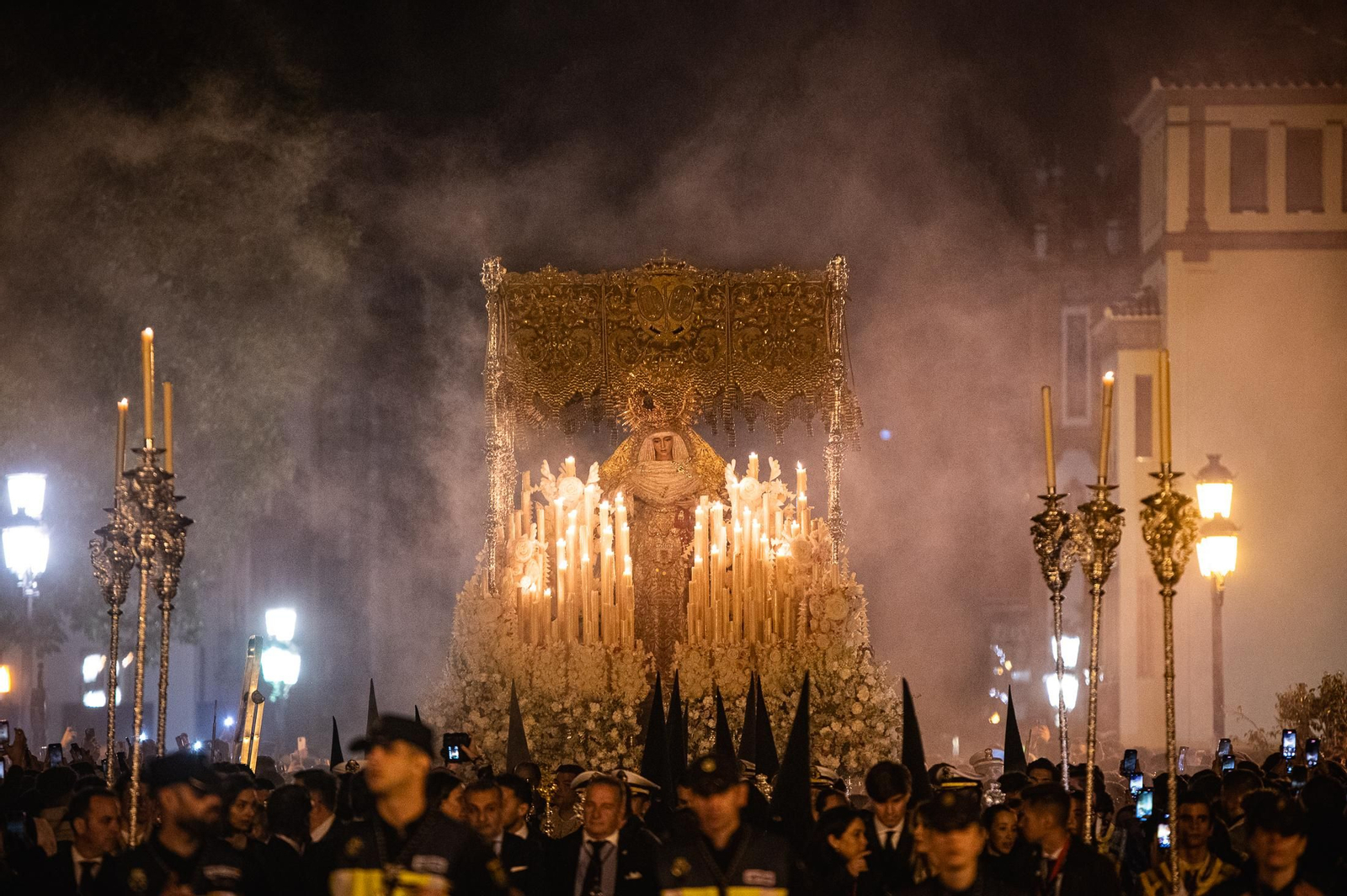 La Hermandad de la Esperanza de Triana en la Semana Santa de Sevilla 2025