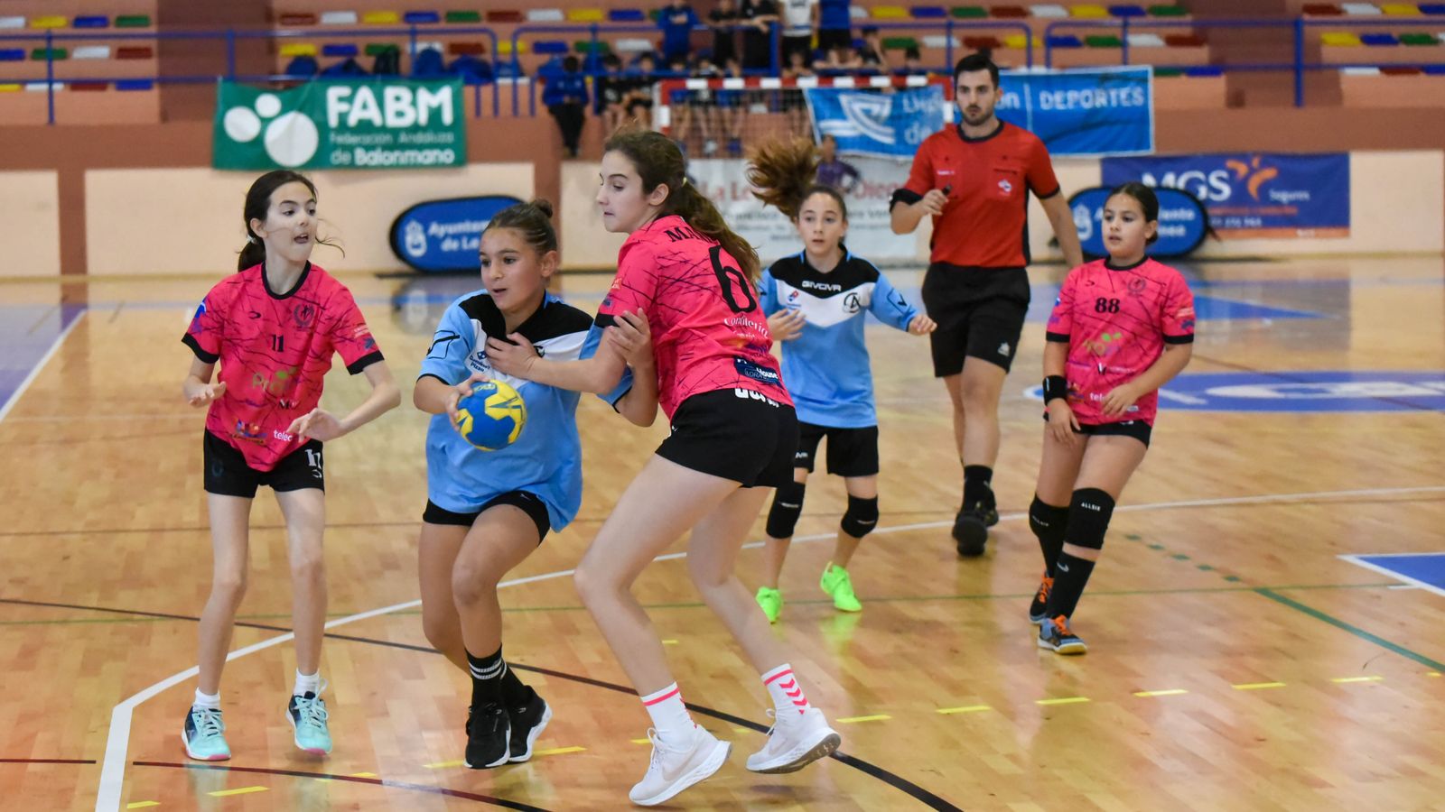 Las fotos de la segunda jornada del Cadeba de balonmano alevín de La Línea