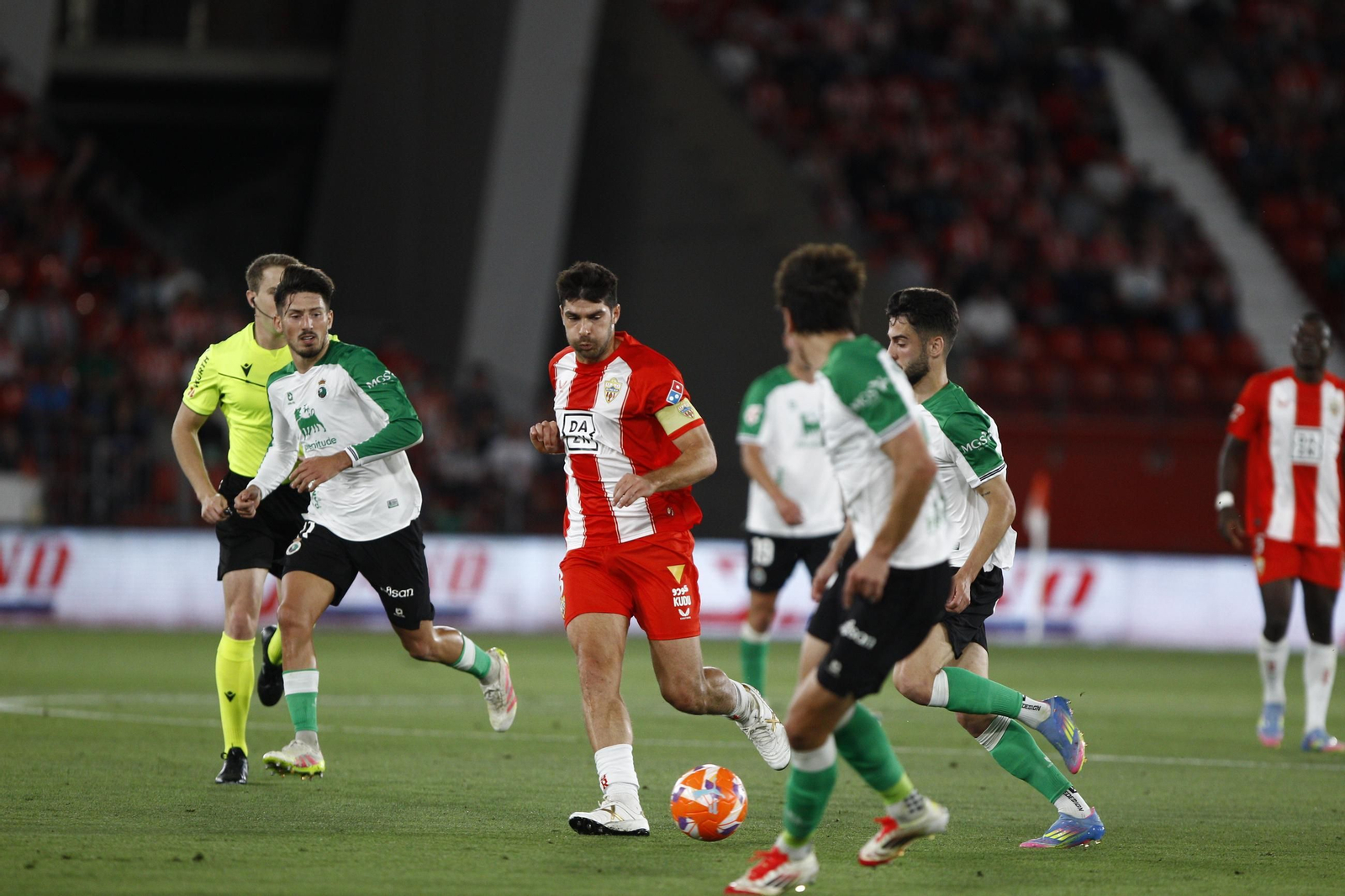 U.D. Almería-Racing de Santander, en imágenes