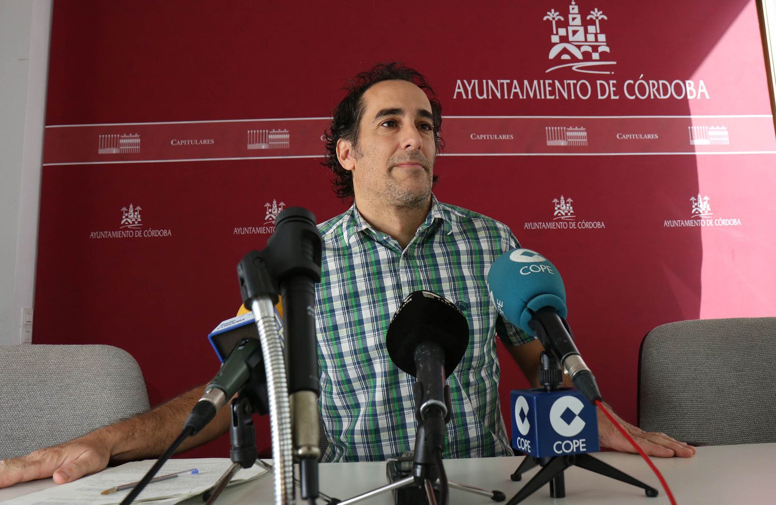 El delegado de Servicios Social, Juan Hidalgo, ayer en la presentación del convenio.