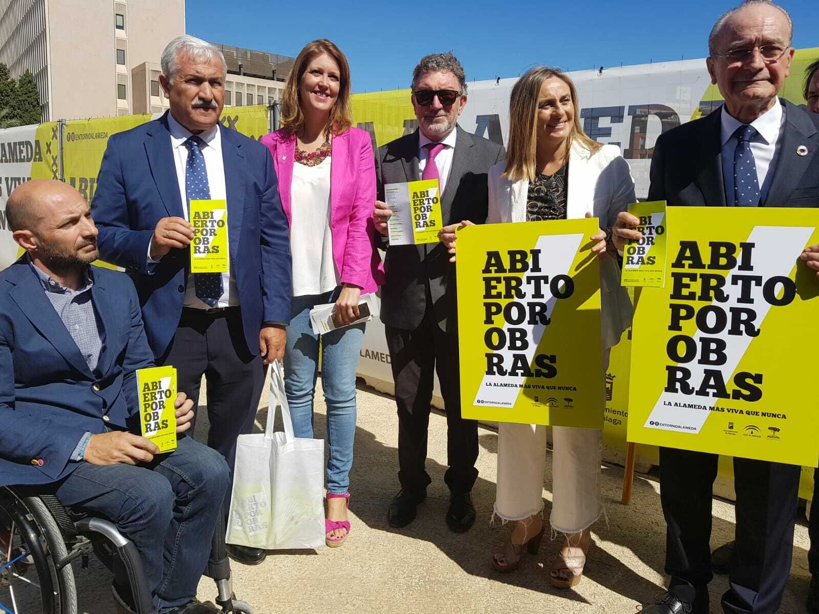 Un momento de la presentación de la apertura del puente de Tetuán y de la campaña comercial.