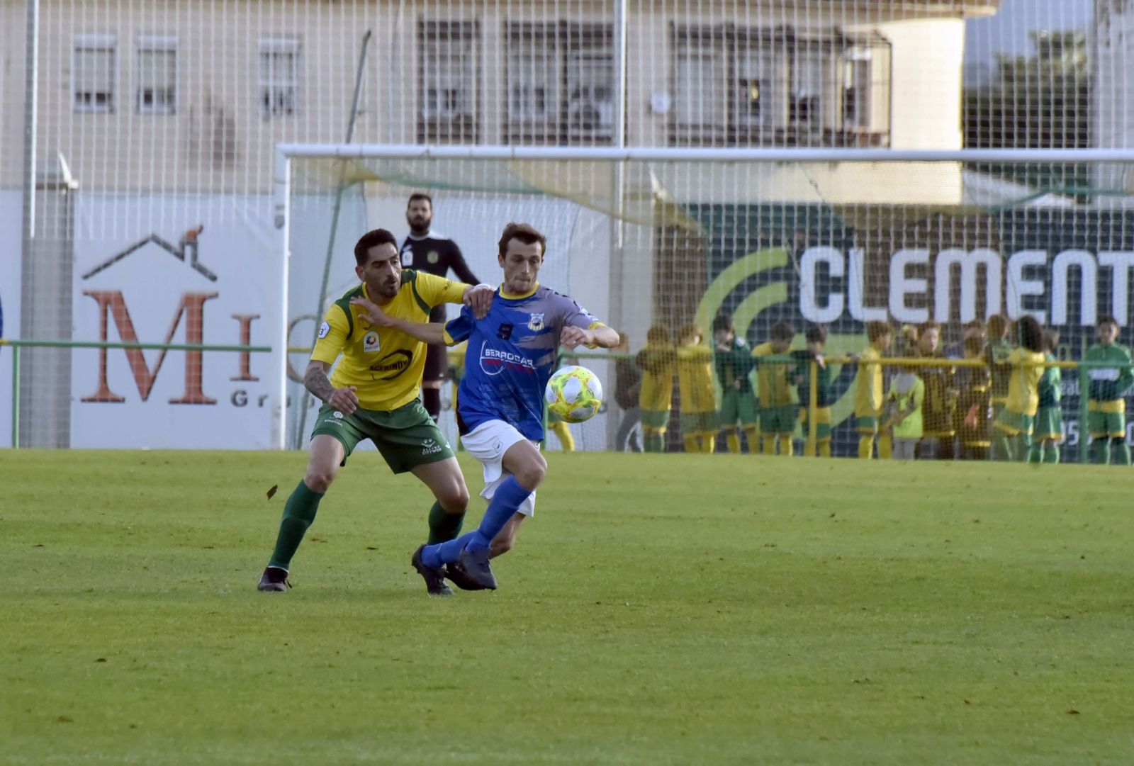 Pablo García, con la camiseta del Coria CF en Los Barrios.
