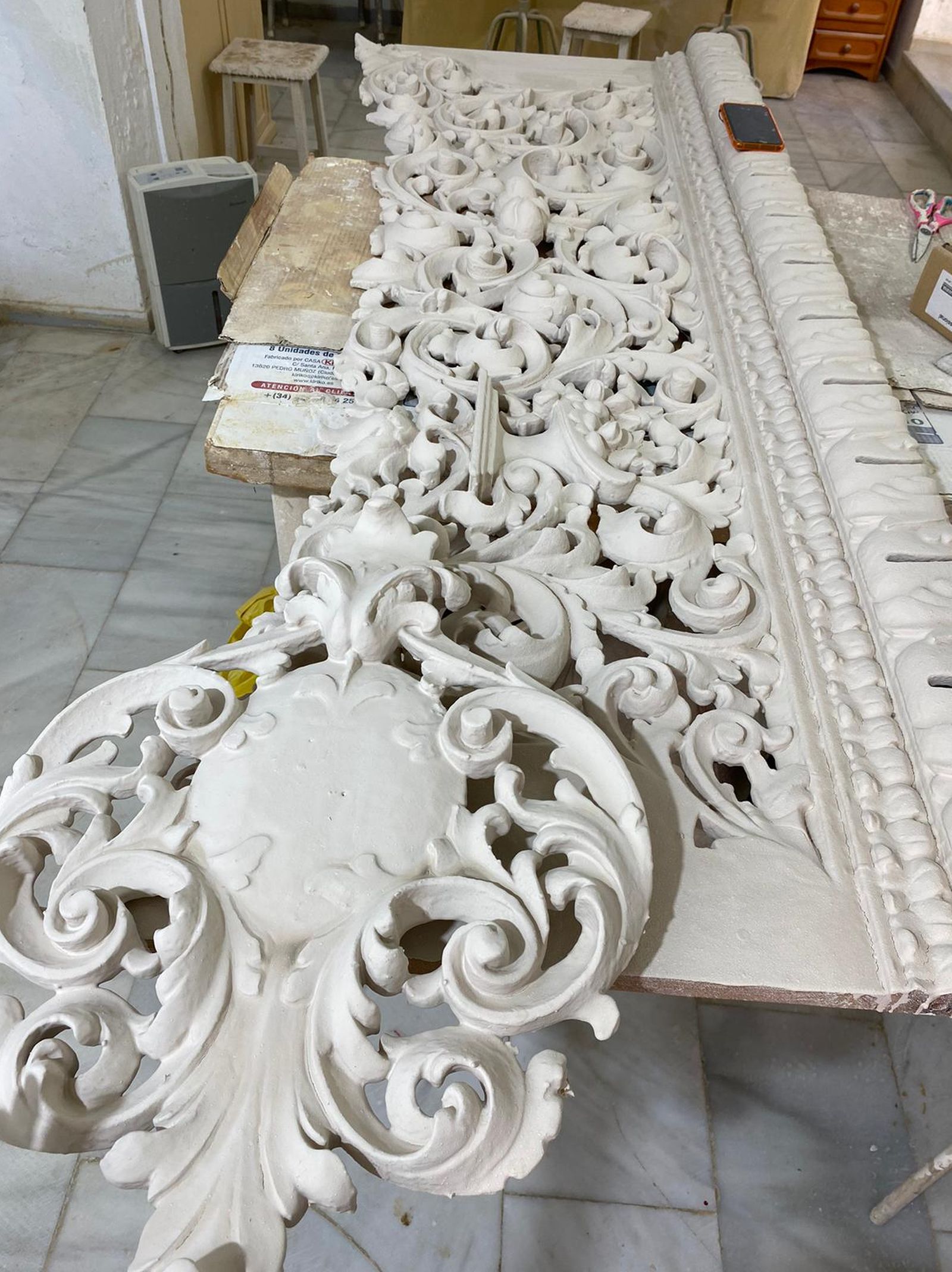 Un respiradero de Columna, ya estucado.