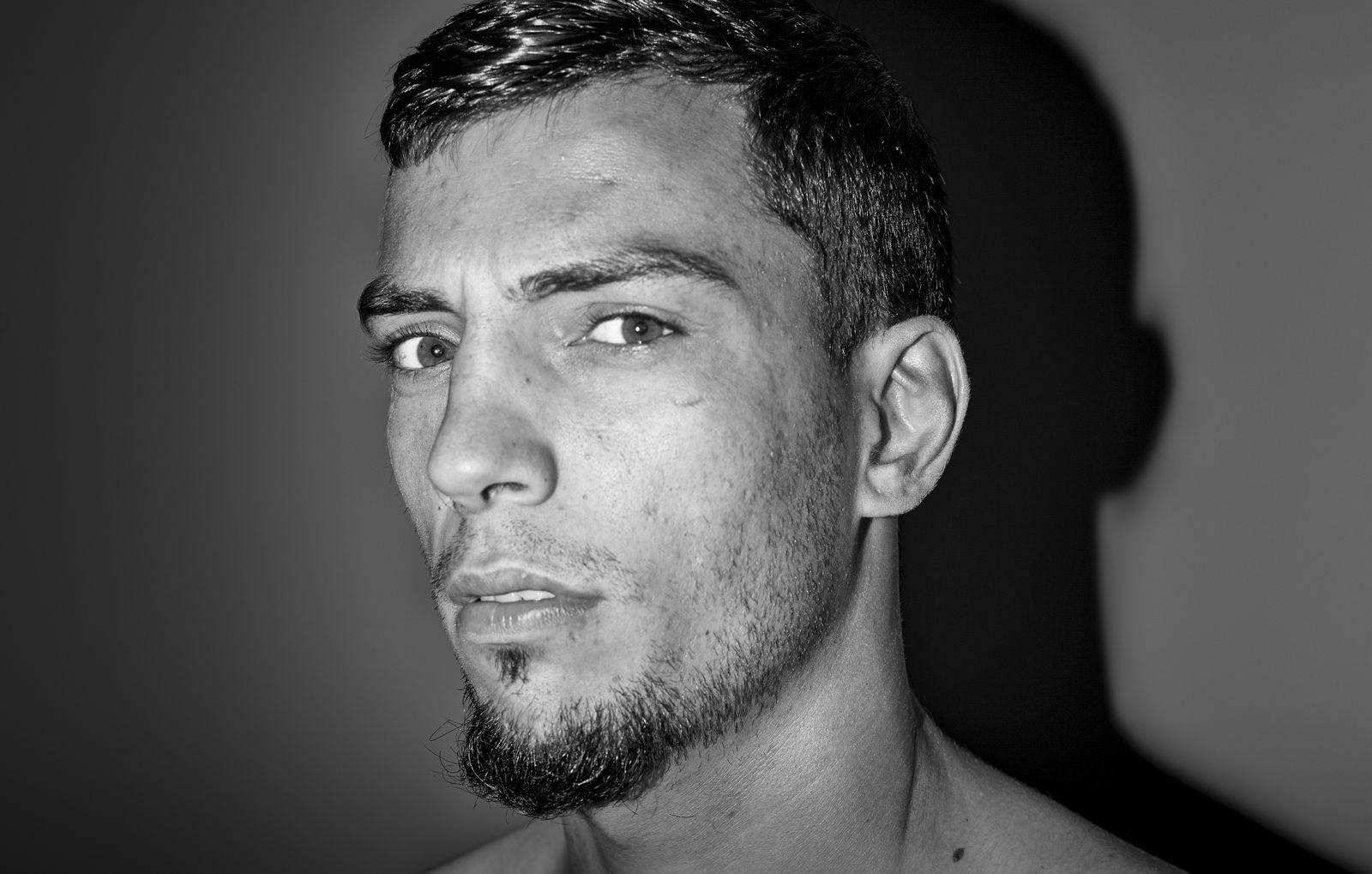 Salva Barón nació en 1992 y vive en el barrio de Pescadería.