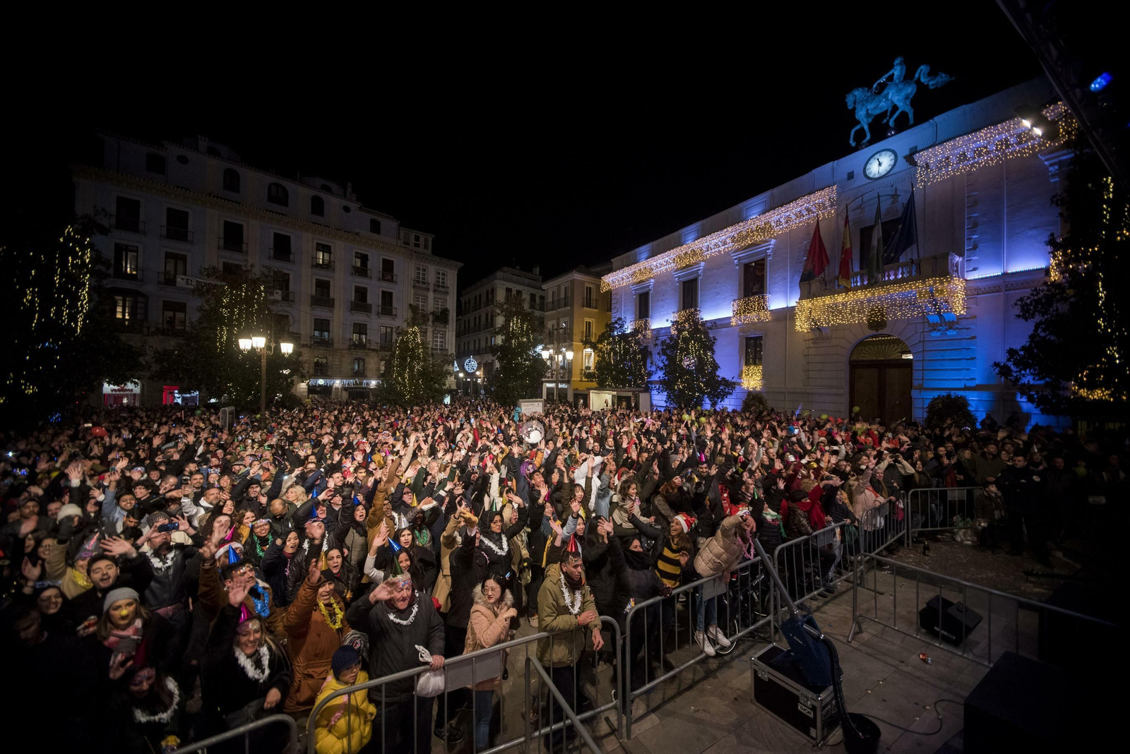Un fallo dejó sin camapanadas a los que se dieron cita en Plaza del Carmen.