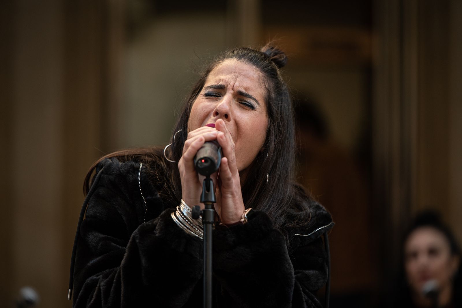 Imágenes de la Zambombá " Sones de Navidad" en la puerta de la Diputación