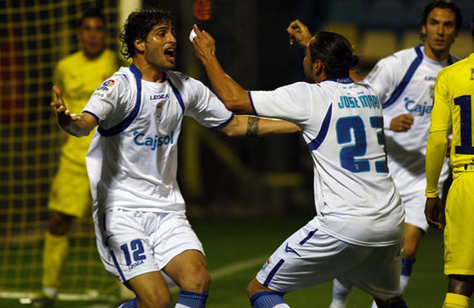 El Xerez vuelve a saborear el triunfo después de seis jornadas gracias a los goles de Héctor (pp) y Óscar Díaz./Fotos:LOF

Foto: LOF