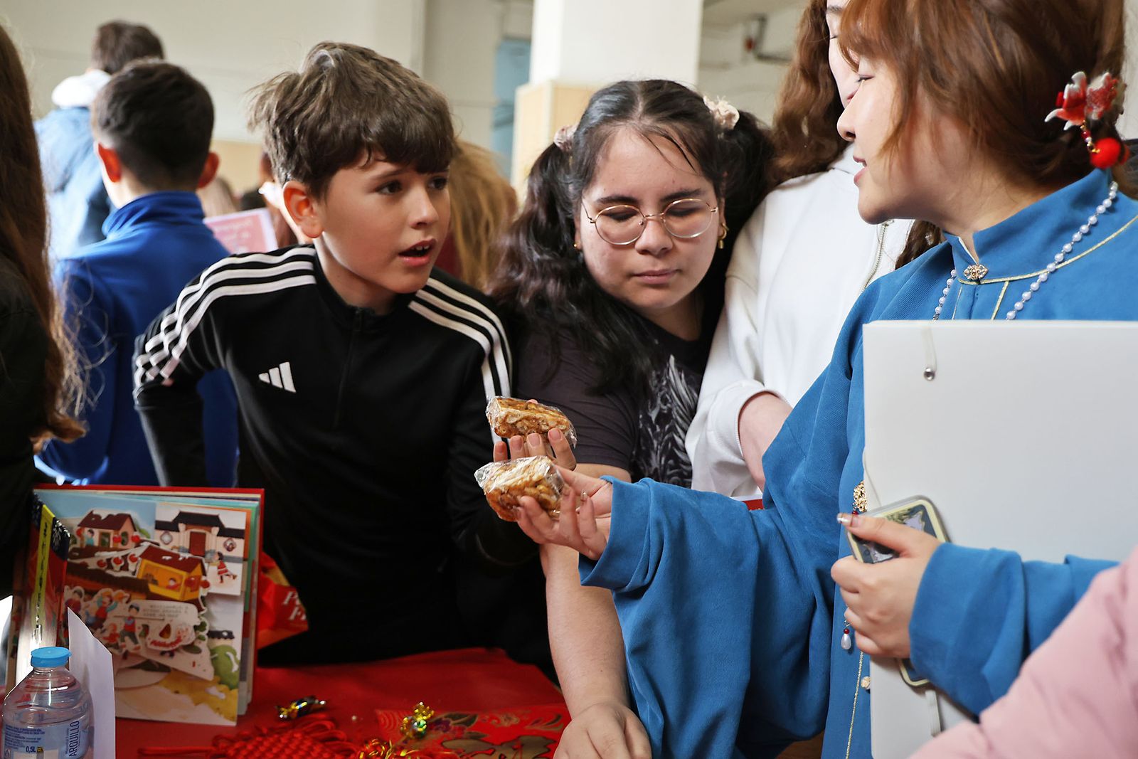 Imágenes de la celebración del Año Nuevo Chino de los alumnos del IES Diego de Guzmán y Quesada (el antiguo Femenino)