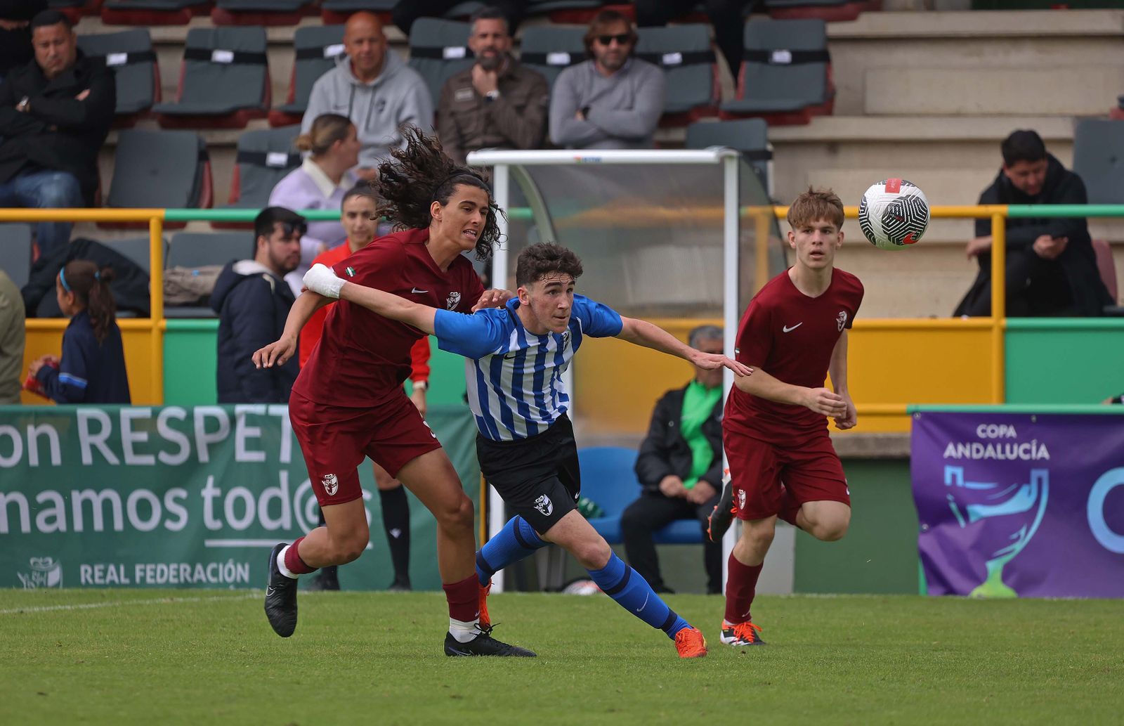 Imágenes de las finales de la Copa Andalucía infantil y cadete de fútbol en Los Barrios