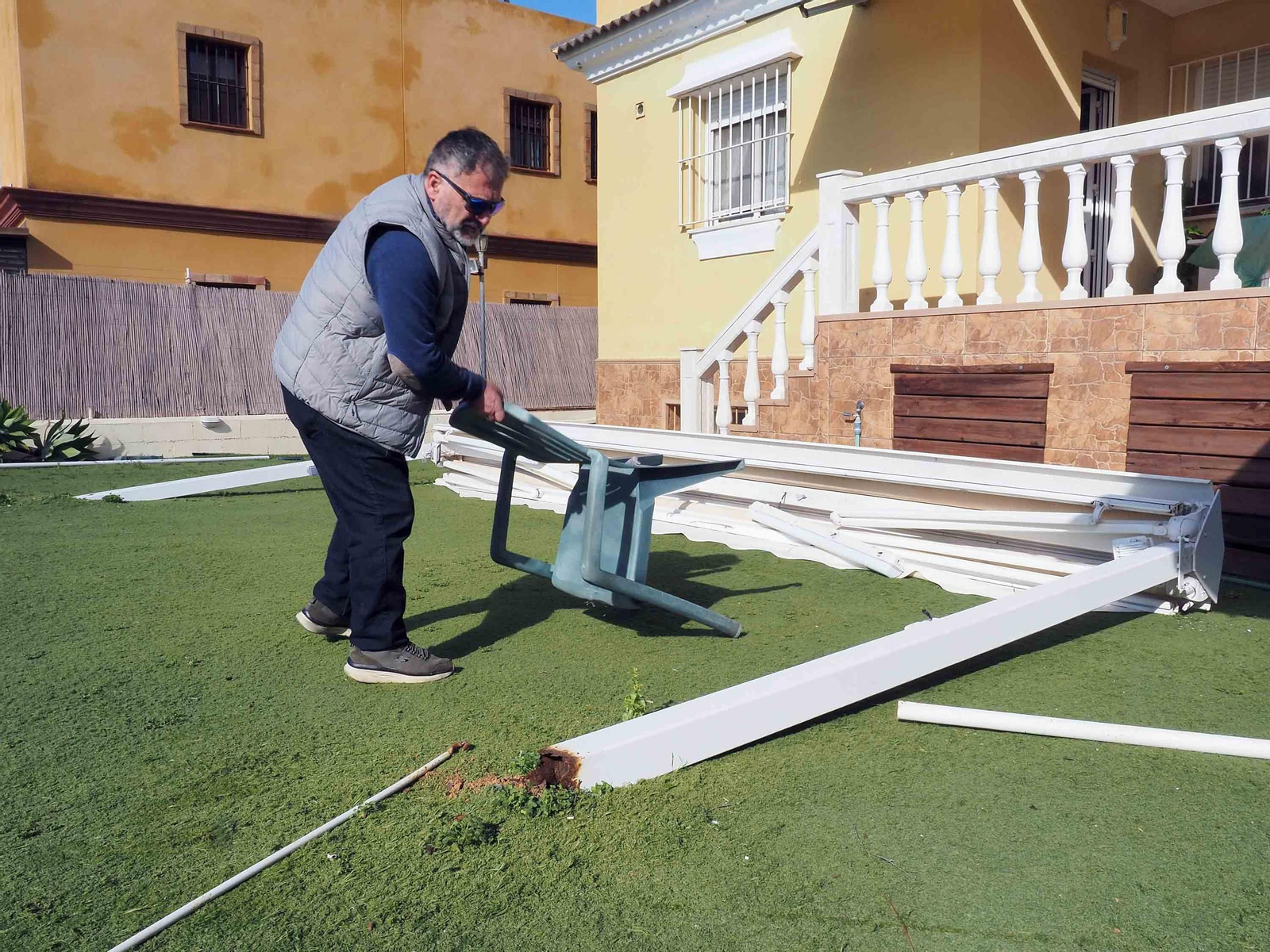 Imágenes de los daños causados por la violenta manga de viento en la provincia de Huelva