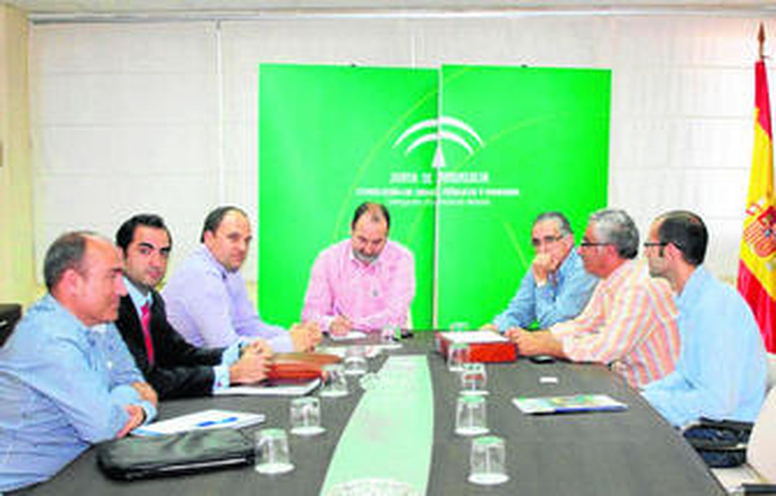 Ortiz se reunía ayer con las empresas para abordar el contrato y las obras de la Redia.