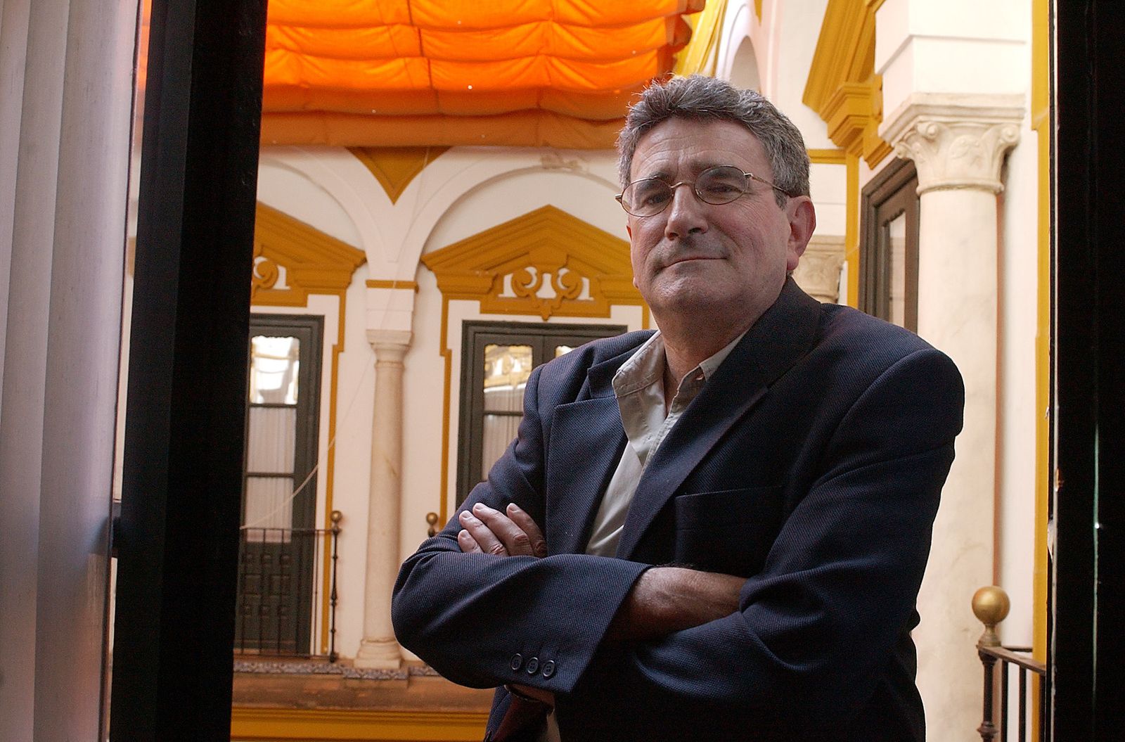 Luis Pizarro, en la sede del PSOE de San Vicente.