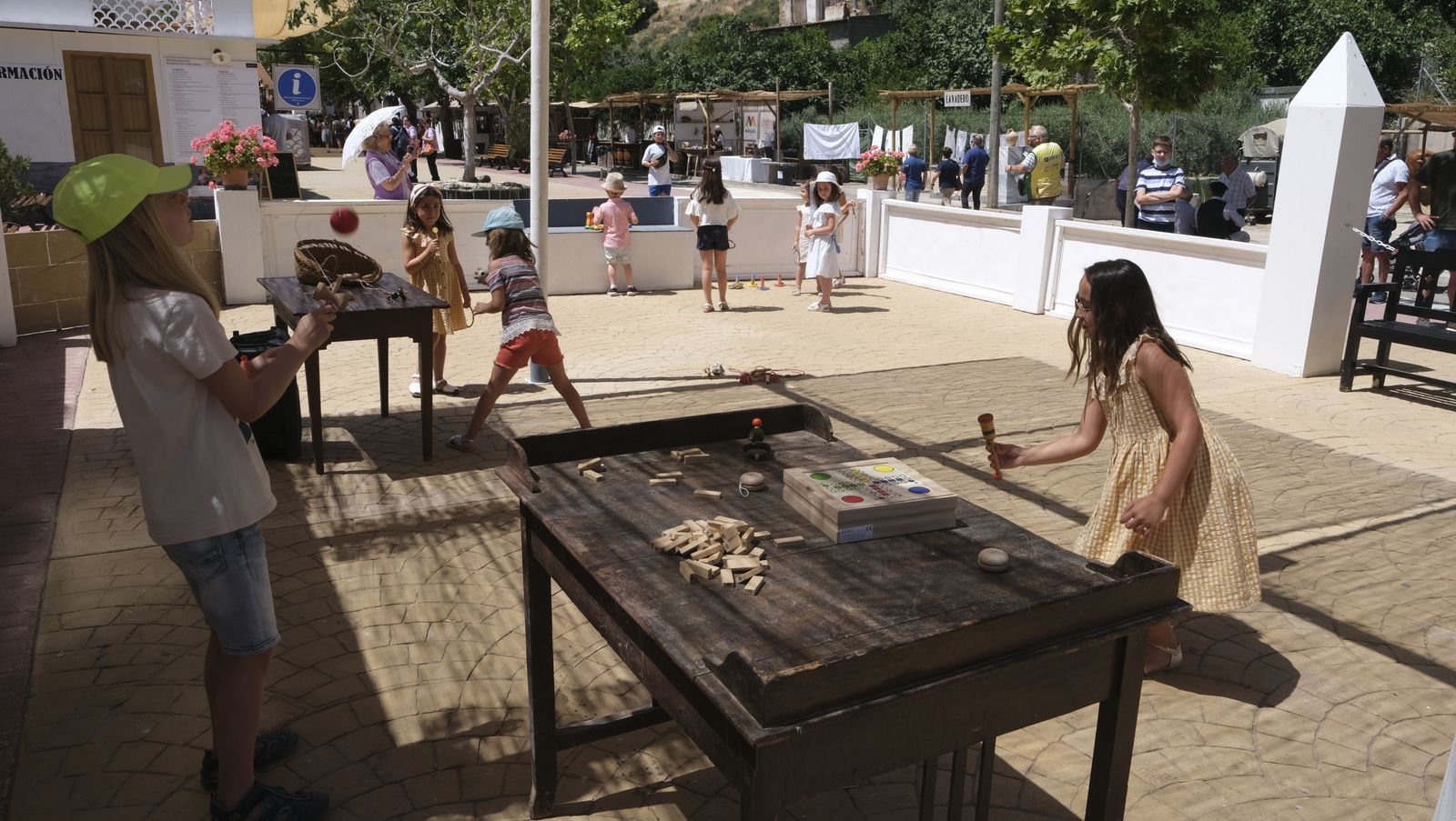 Imágenes de la recreación histórica Canteros y Caciques de Macael