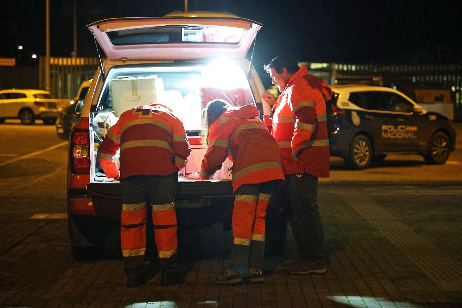 Las Fotografías del dispositivo de urgencia en la estación de Huelva para los afectados por el tren accidentado