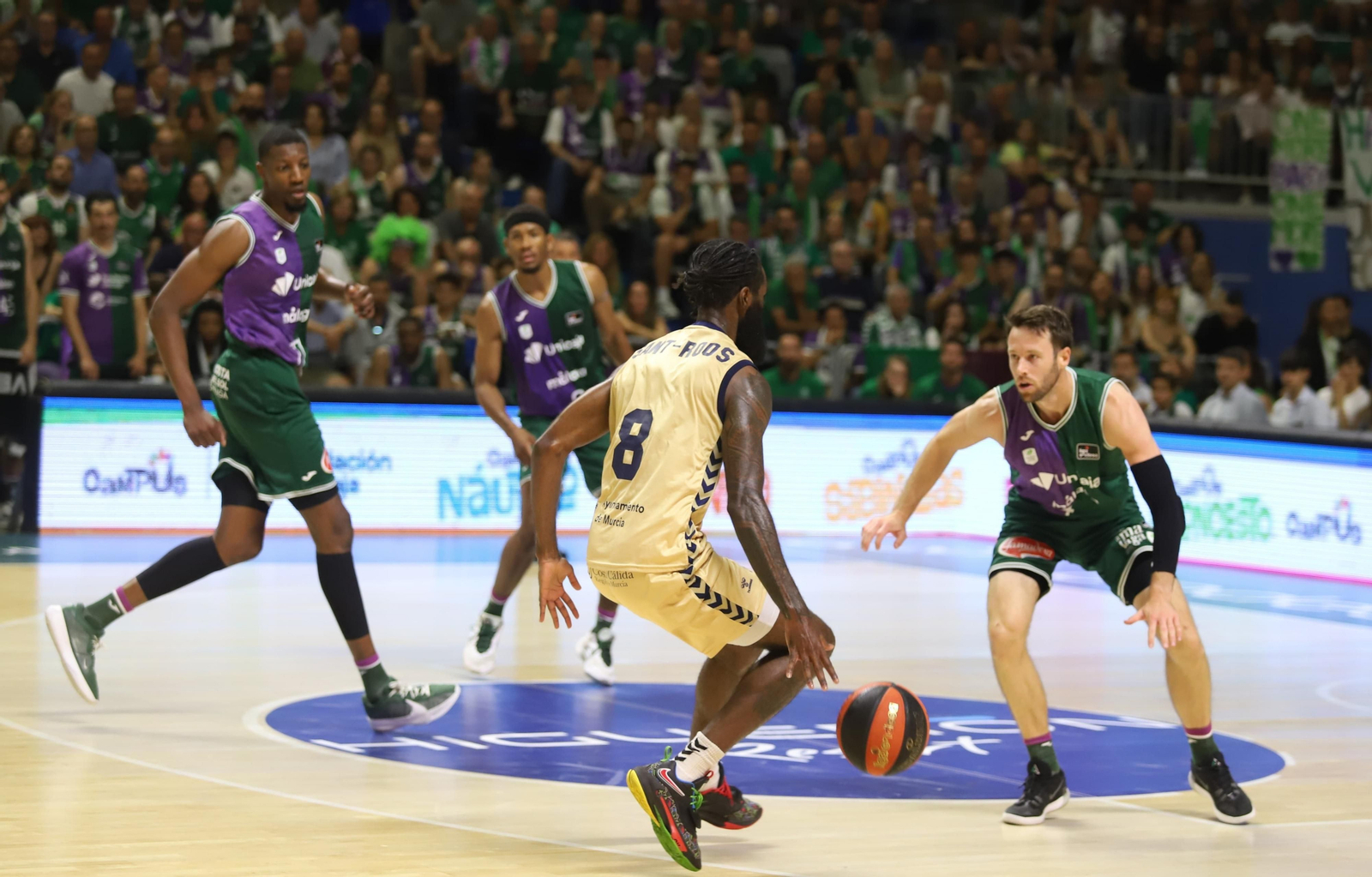 El quinto partido entre el Unicaja y el UCAM Murcia, en imágenes