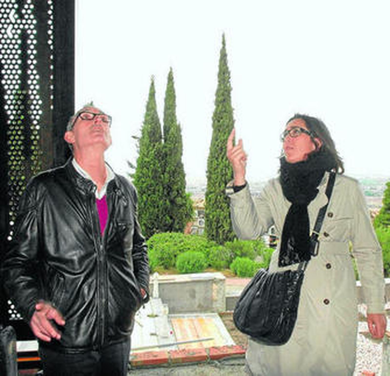 María Francés, consejera delegada de Emucesa, en el mirador del cementerio.