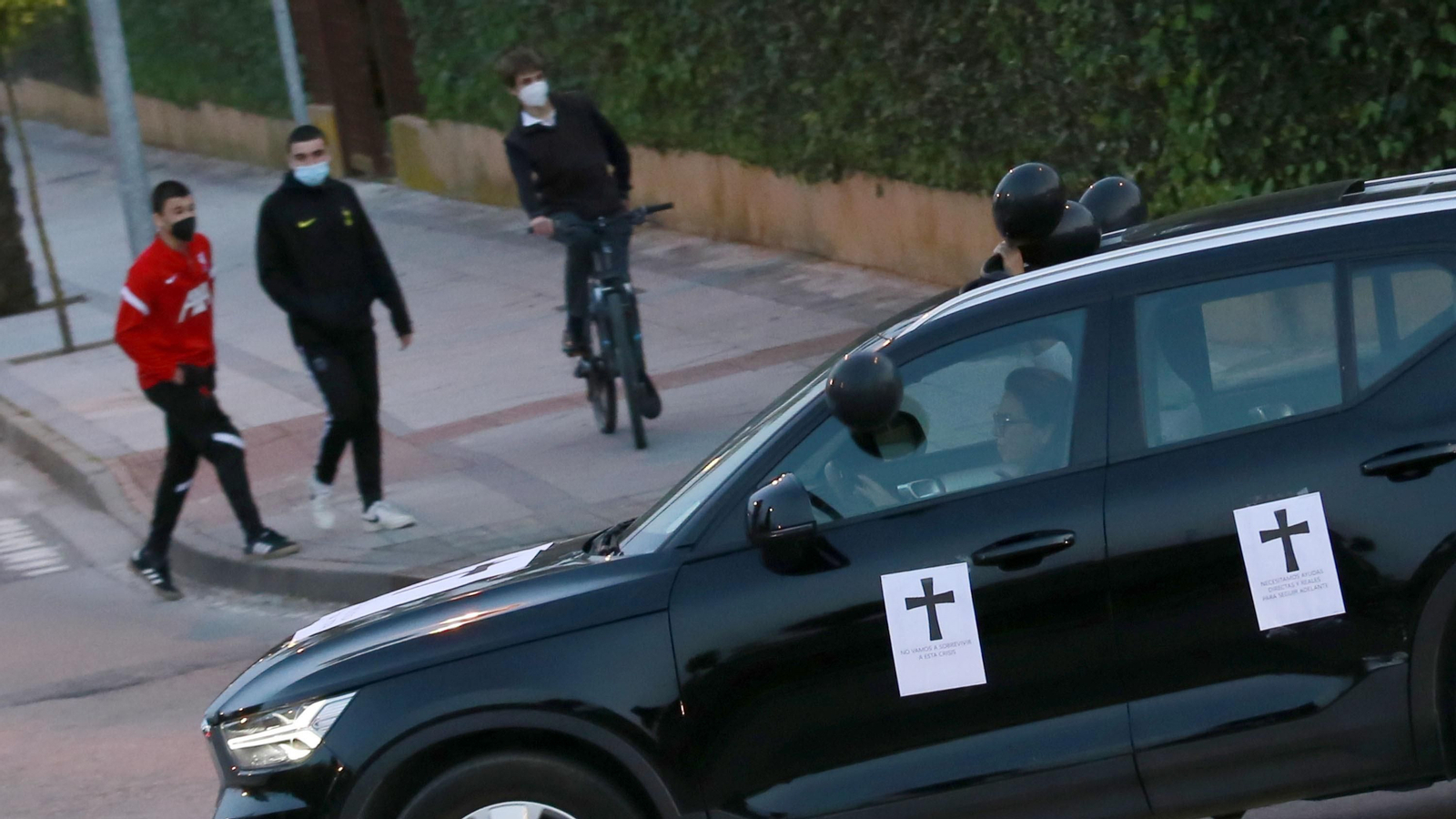 Los autónomos vuelven a manifestarse en caravana