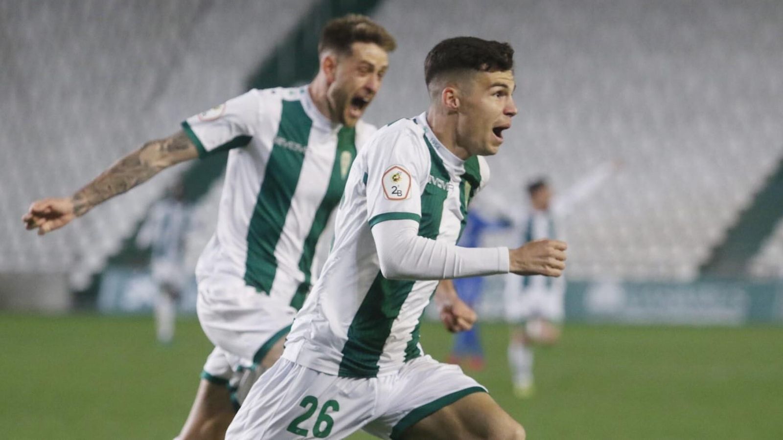 Luismi corre eufórico a celebrar su gol al Linares. Luismi corre eufórico a celebrar su gol al Linares.