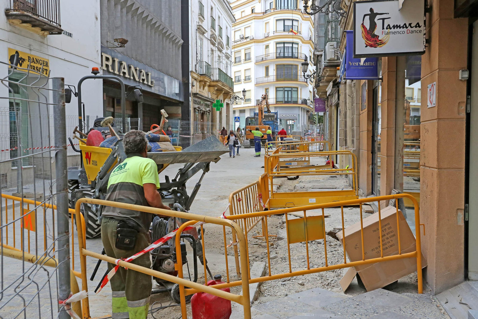 Asfaltado del eje Corredera-Esteve y obras de Calle Cerrón