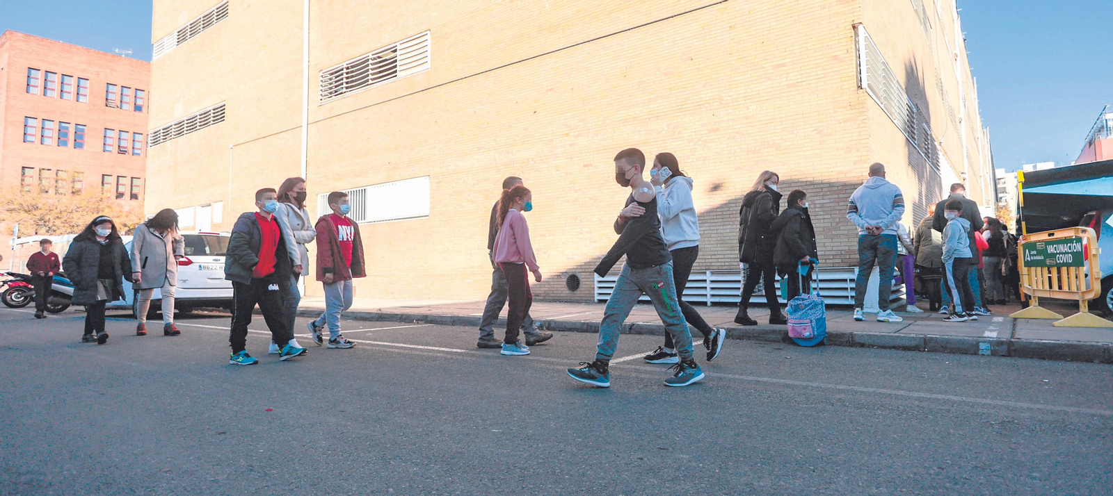 La vacunación pediátrica en la Facultad de Matemáticas en Sevilla.